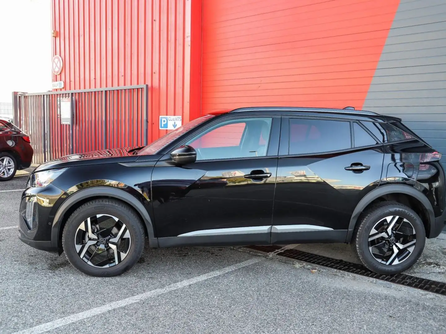 Peugeot 2008 1.2i PureTech 100 Allure CAMERA AVANT ET ARRIERE GPS VIRTUAL CARPLAY Schwarz - 2