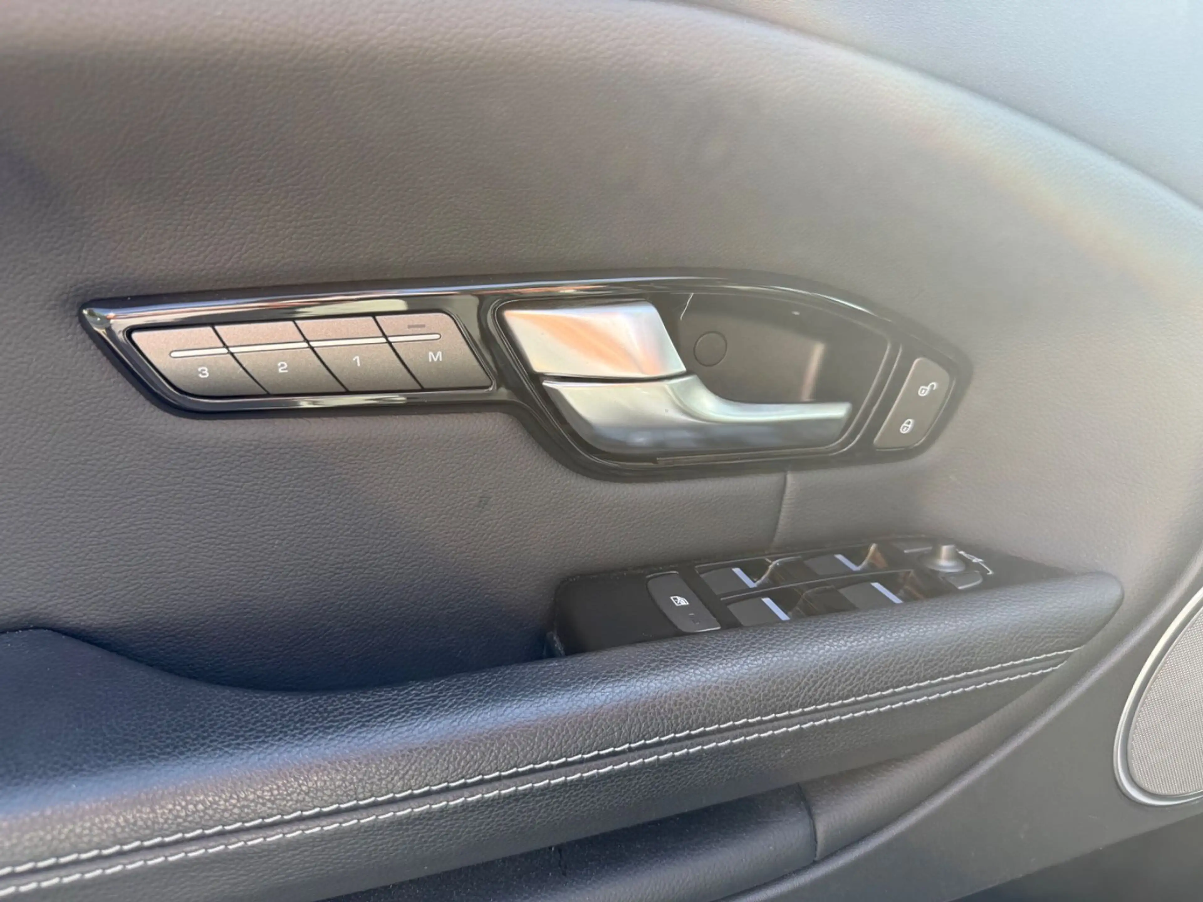 Land Rover Range Rover Evoque 2.0 TD4 SE Dynamic 2.Hd·MwSt — photo 13
