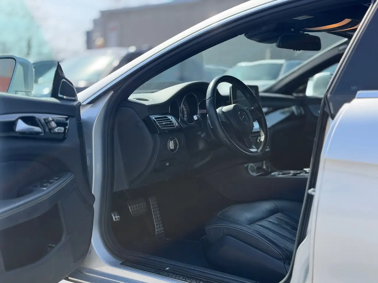 Mercedes-Benz CLS снимка Mercedes-Benz CLS