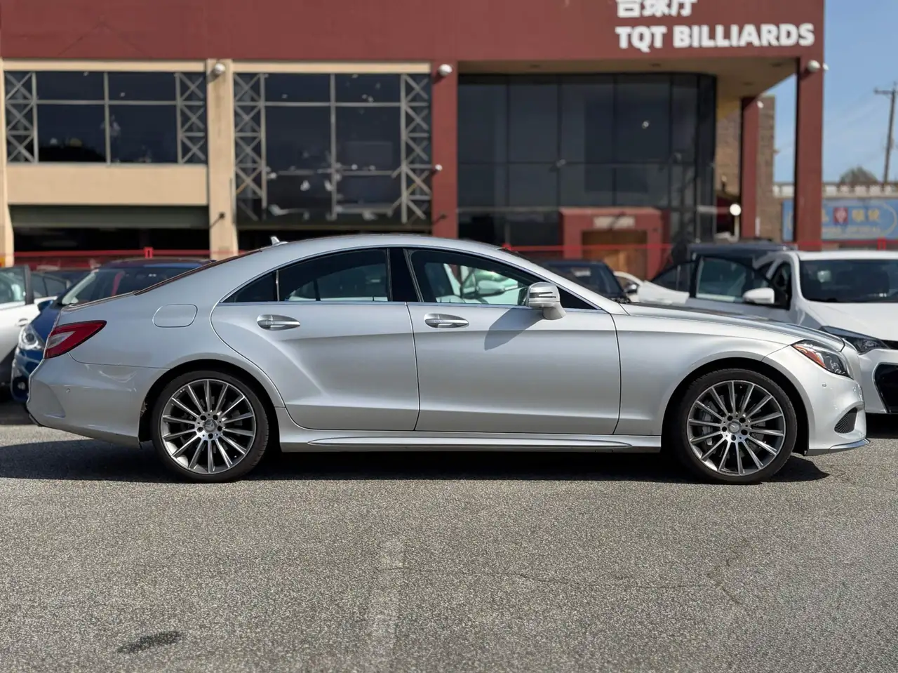 Mercedes-Benz CLS снимка Mercedes-Benz CLS