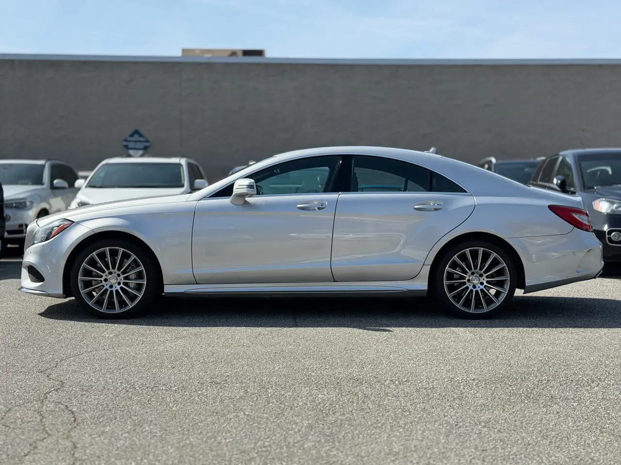 Mercedes-Benz CLS снимка Mercedes-Benz CLS