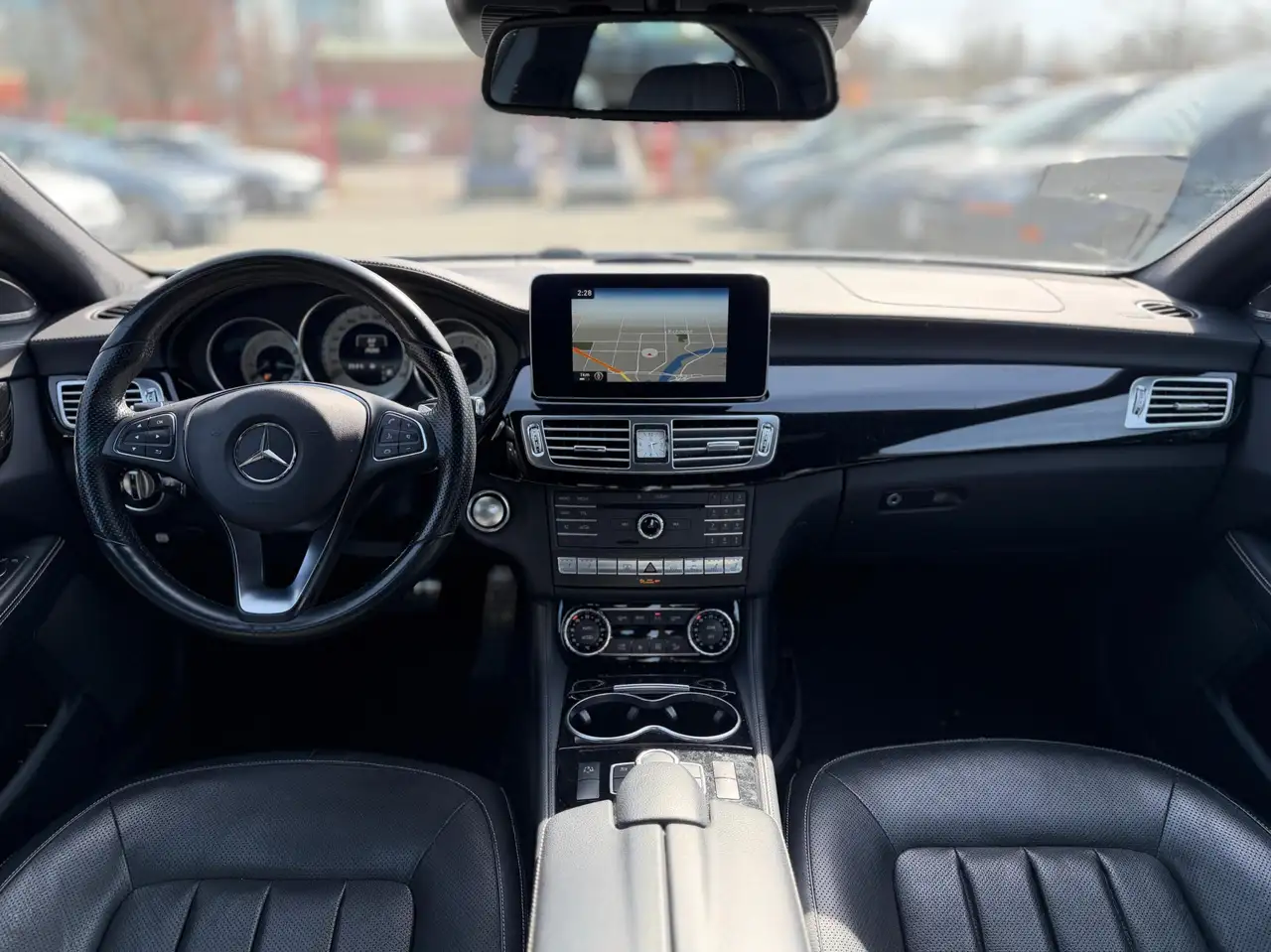 Mercedes-Benz CLS снимка Mercedes-Benz CLS