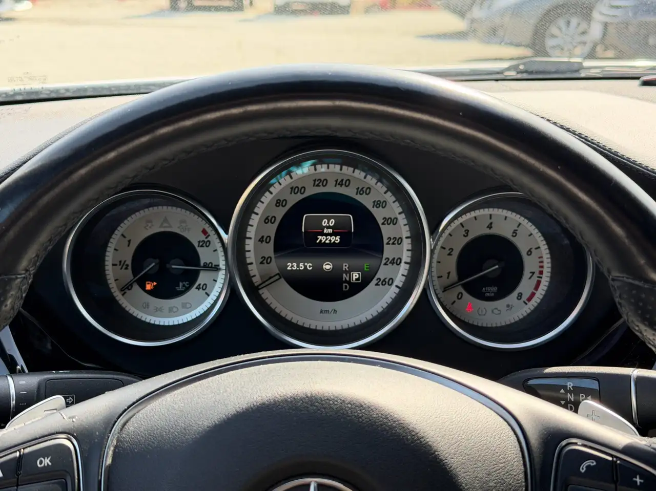 Mercedes-Benz CLS снимка Mercedes-Benz CLS
