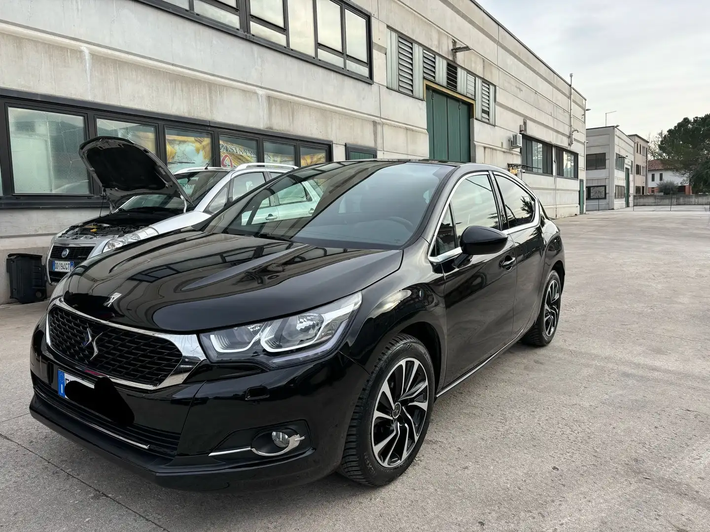 DS Automobiles DS 4 DS4 1.6 bluehdi Sport Chic s Nero - 2