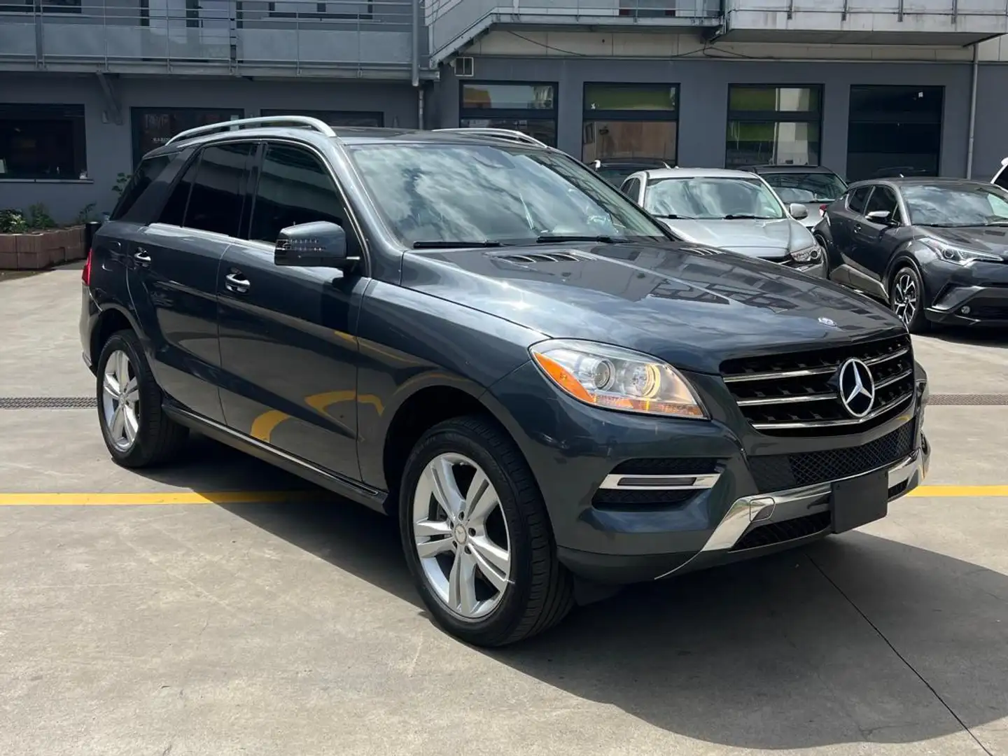 Mercedes-Benz ML 350 FULLY LOADED -ONLY FOR EXPORT OUT OF EUROPE Grau - 1