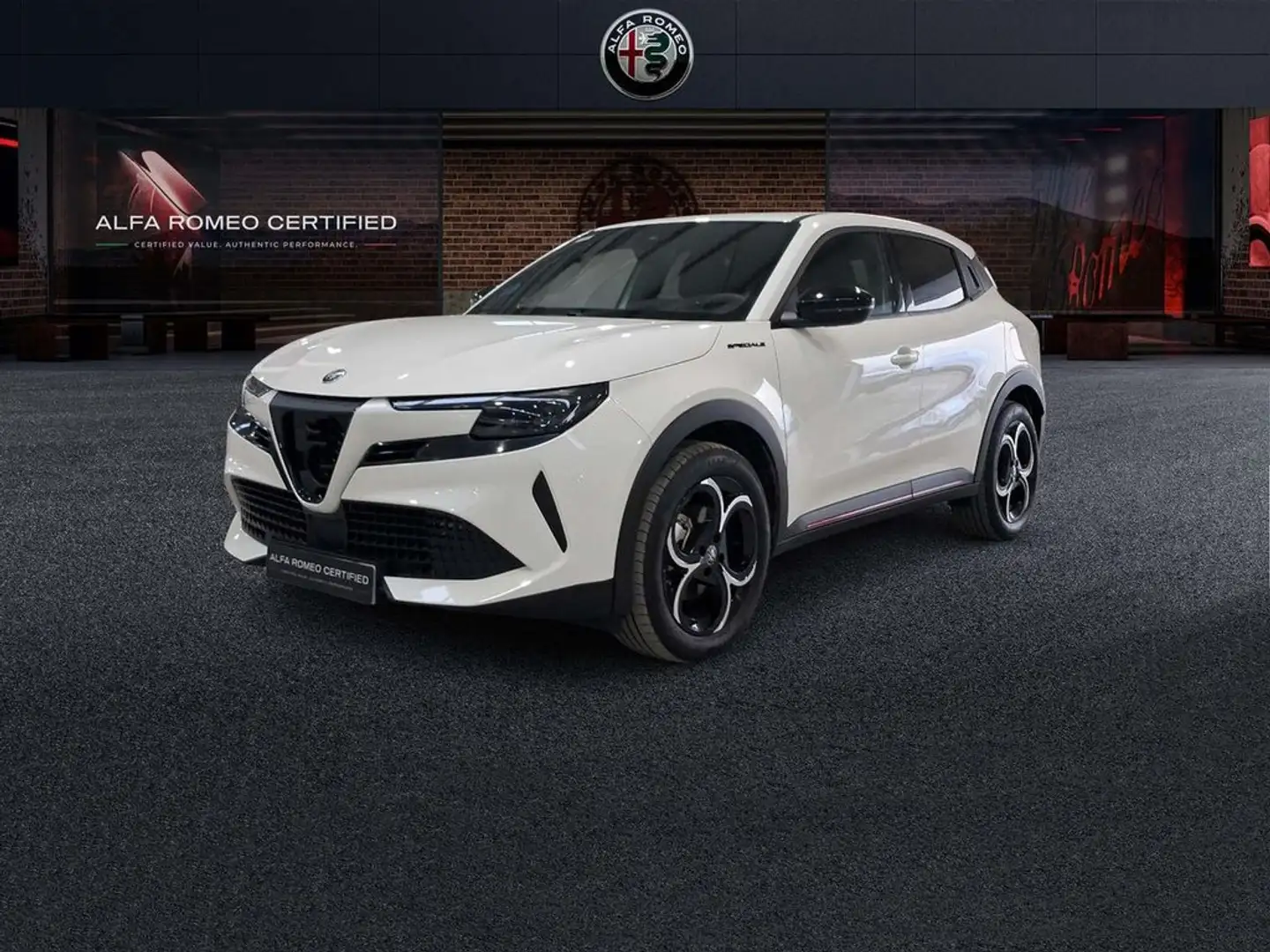 Alfa Romeo Junior Ibrida Speciale 100kW (136CV) Wit - 1