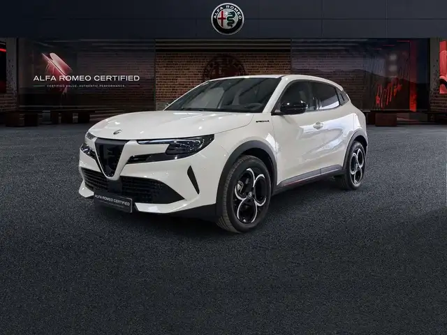 Alfa Romeo Junior Ibrida Speciale 100kW (136CV)