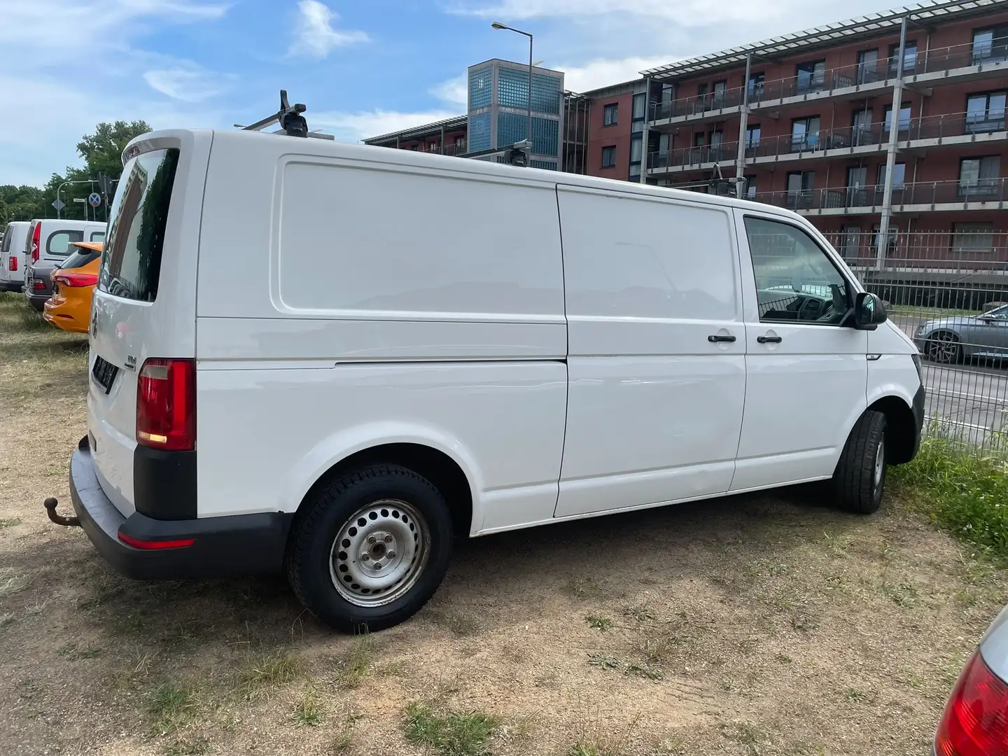 Volkswagen T6 Transporter Kasten EcoProfi Lang, Klima, AHK, Euro 6, PDC. Weiß - 2