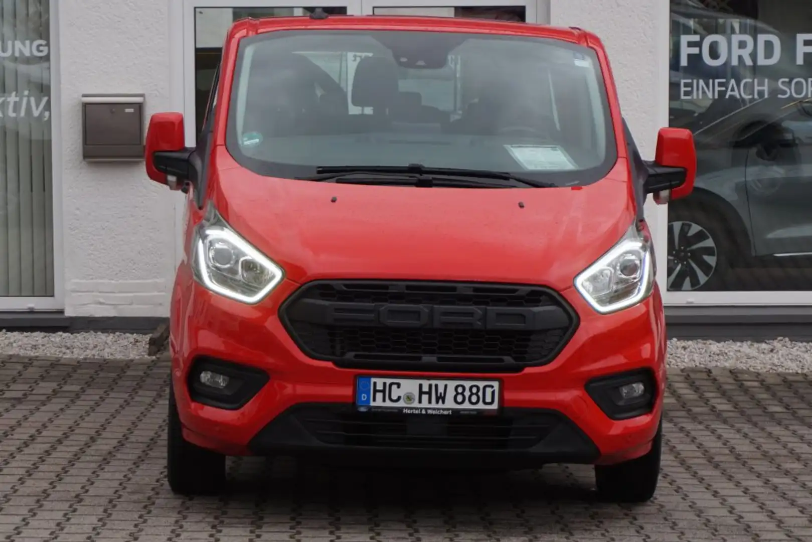 Ford 320 L1H1 VA Trend Rood - 2