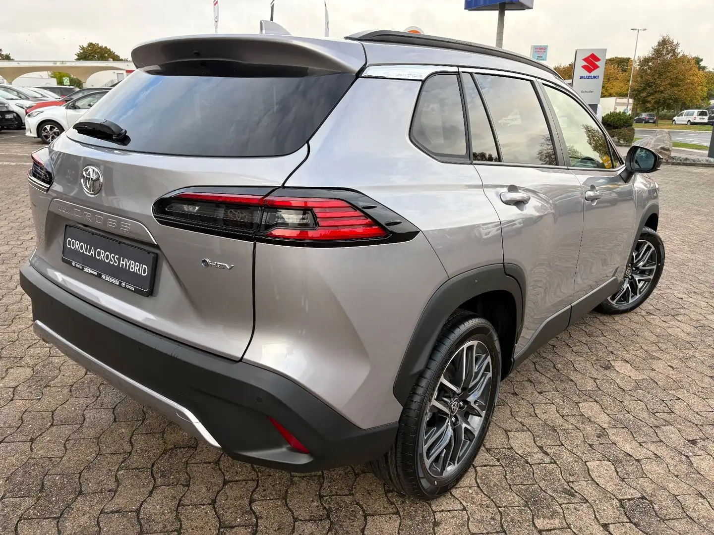 Toyota Corolla Cross Team D **NEUES MODELL** Argent - 2