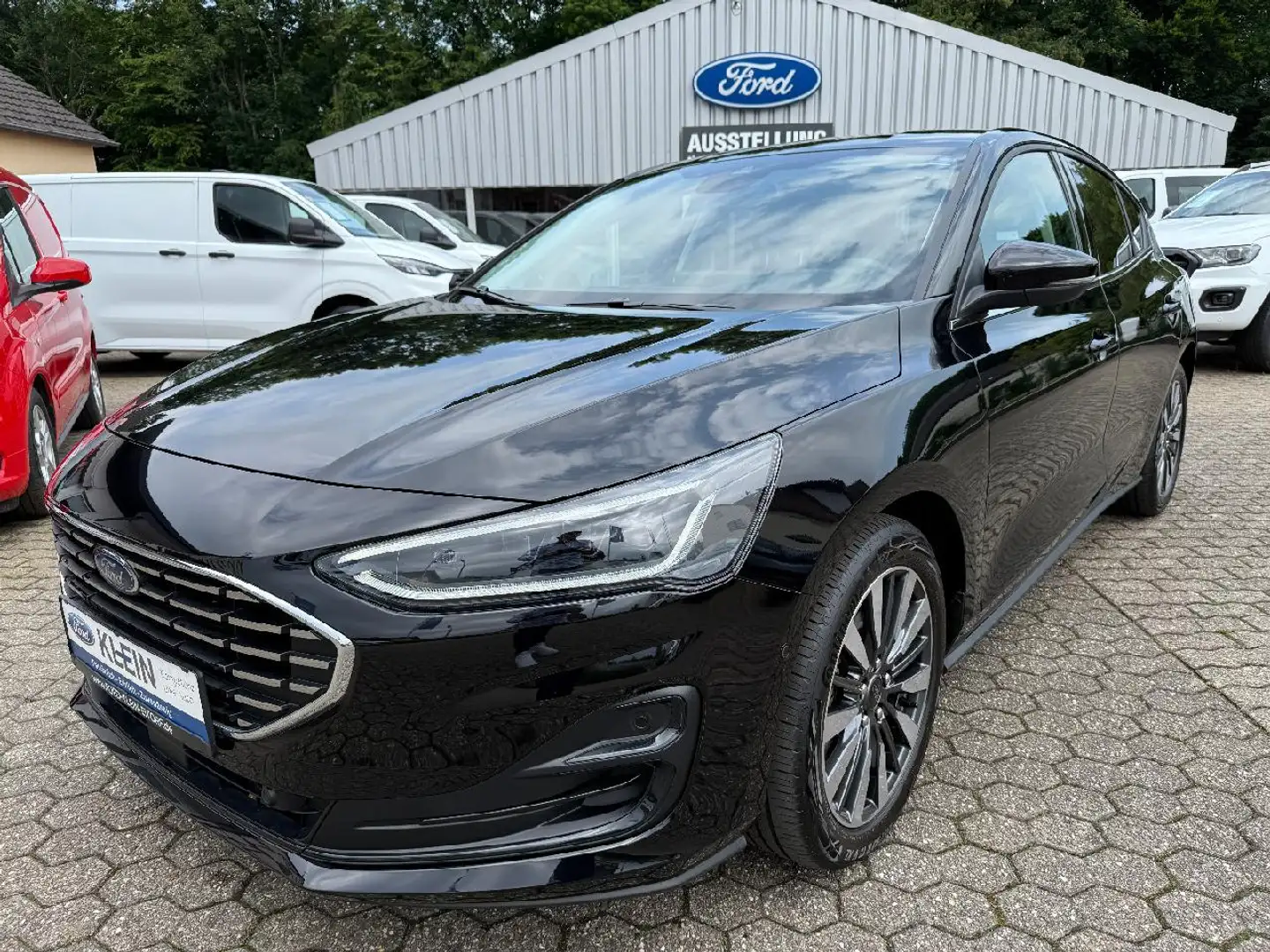 Ford Focus FocusLim.Titanium X,Navi,Matrix,F-Assist.2,WinterP Negro - 1