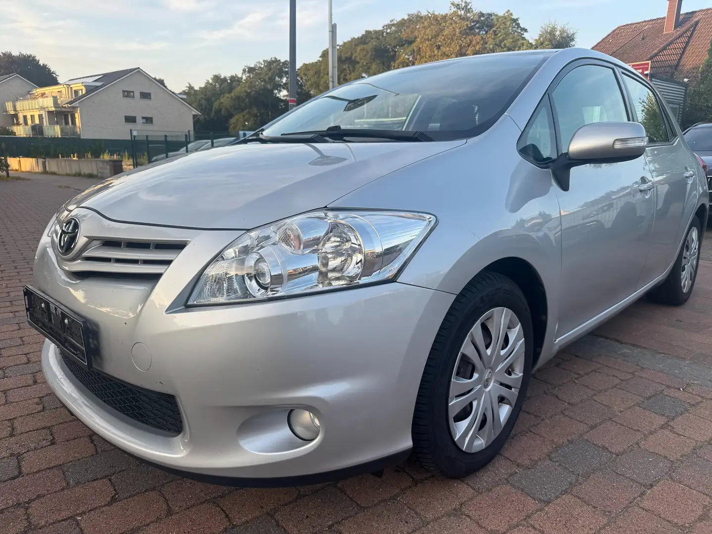 Toyota Auris Life+AHK-PDC-Tempomat Grau - 1
