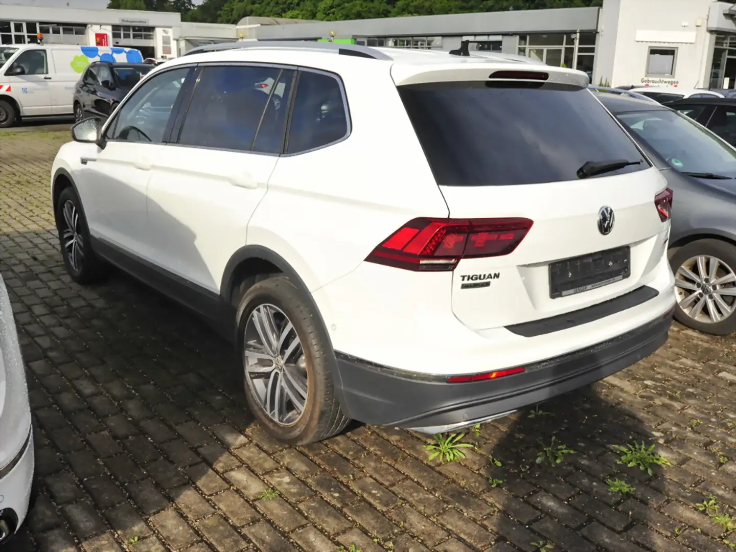 Volkswagen Tiguan Allspace 2.0 TDI Highline 4MO DSG Nav ACC Blanco - 2