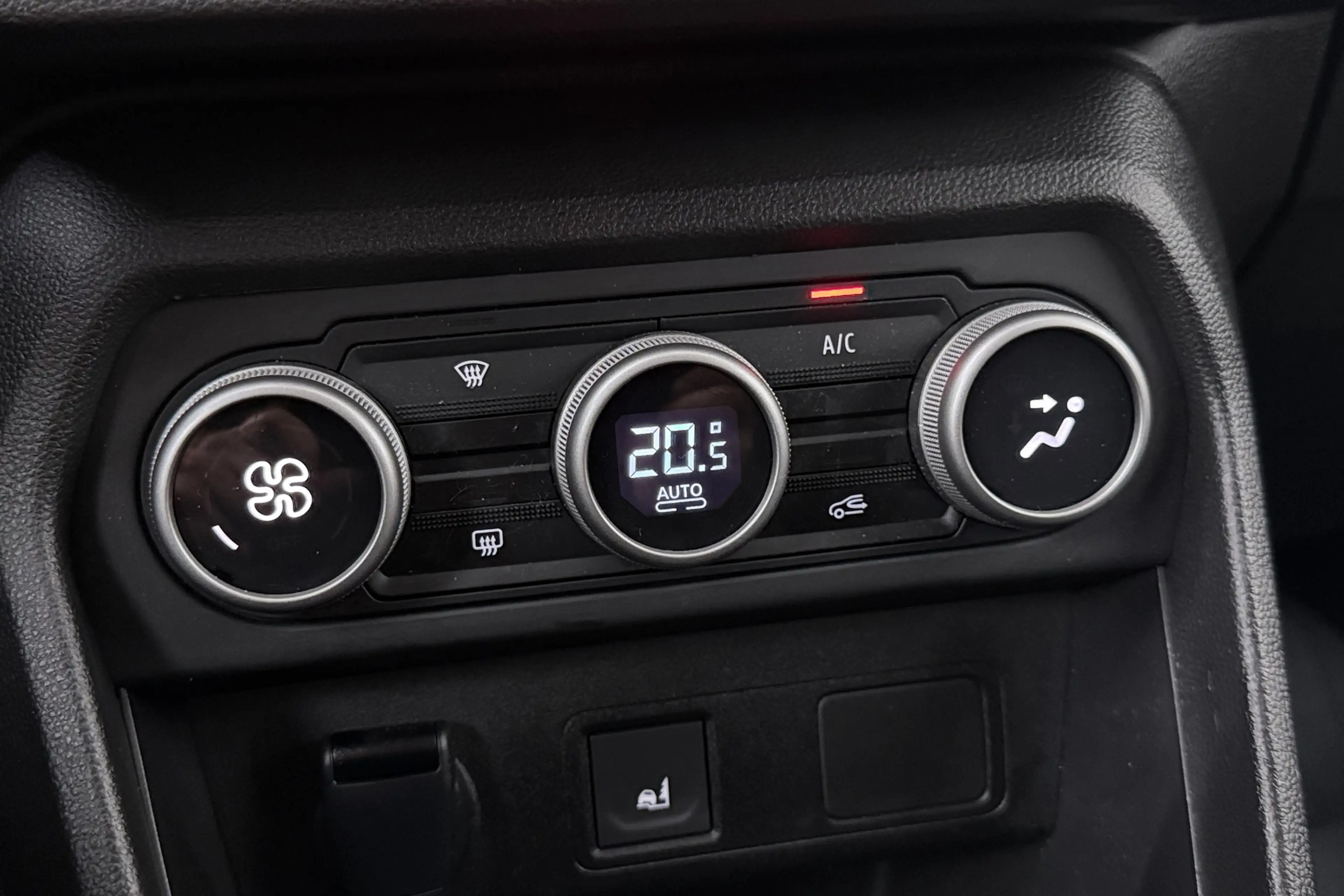 Dacia Jogger 1.6 Hybrid 140 Extreme 7p. Trekhaak Afn.Camera Car — photo 29