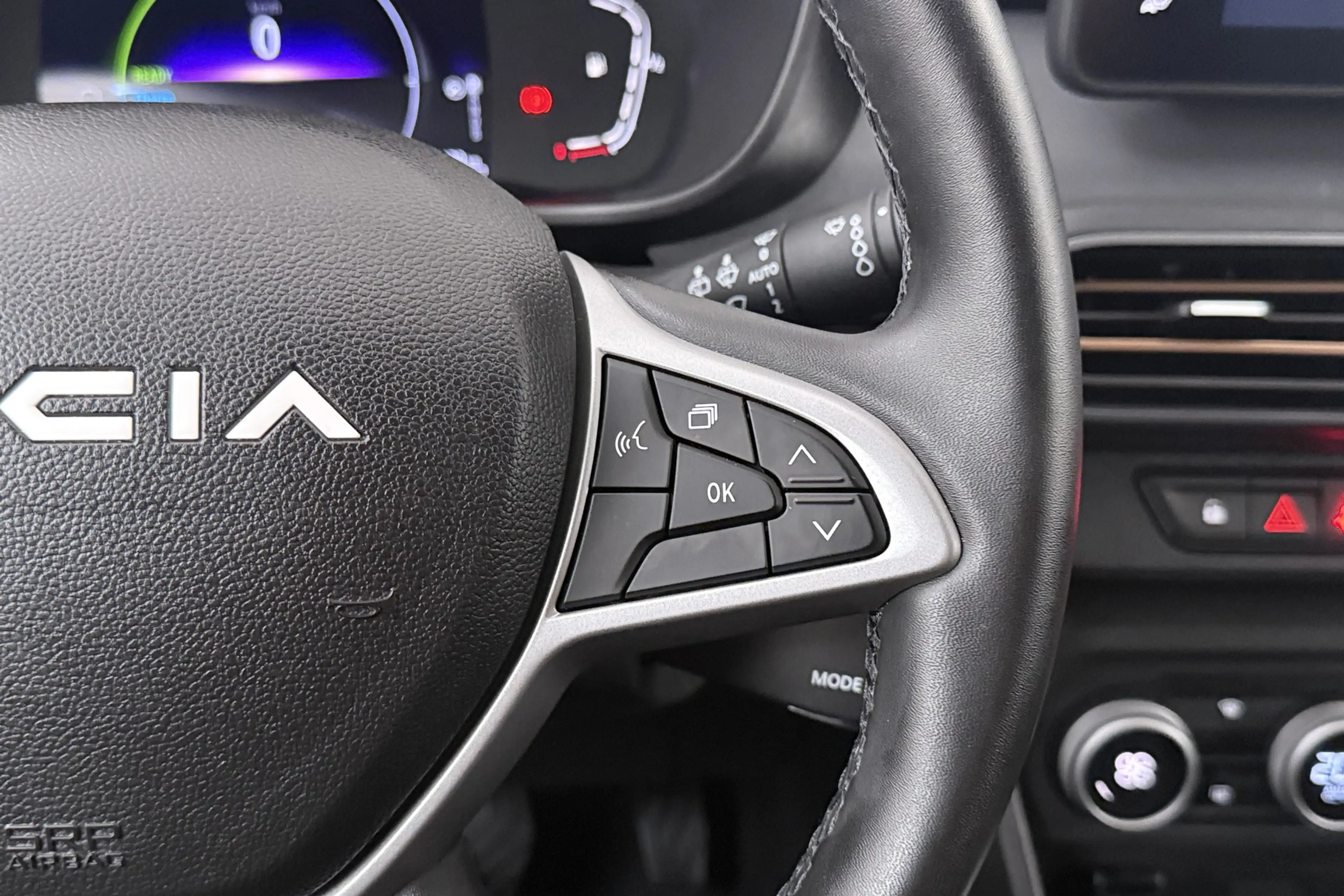 Dacia Jogger 1.6 Hybrid 140 Extreme 7p. Trekhaak Afn.Camera Car — photo 22