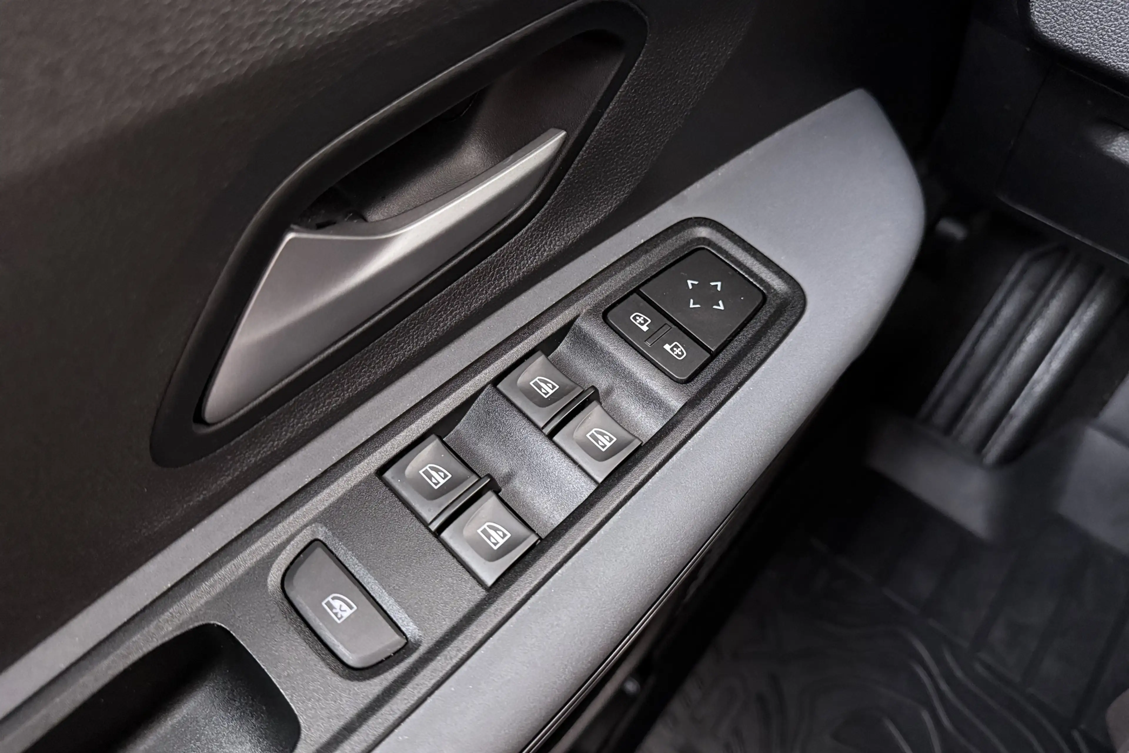 Dacia Jogger 1.6 Hybrid 140 Extreme 7p. Trekhaak Afn.Camera Car — photo 19