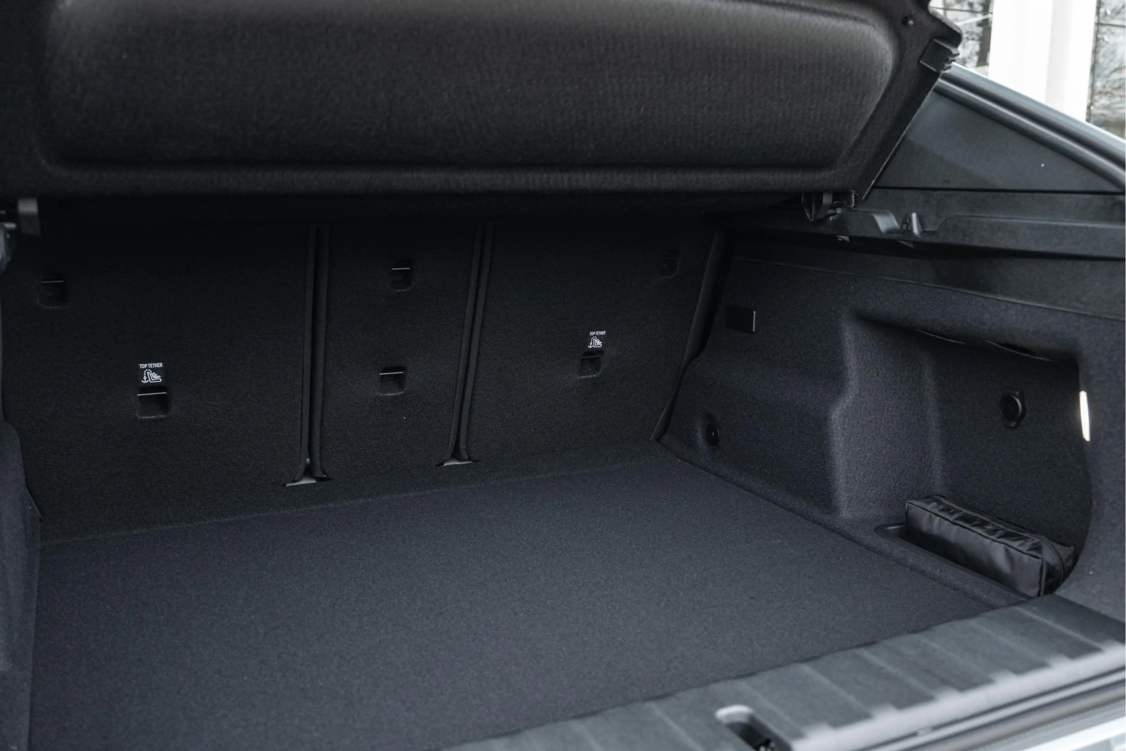 BMW iX2 eDrive20 High Executive M Sport / Sportstoelen / A — photo 6
