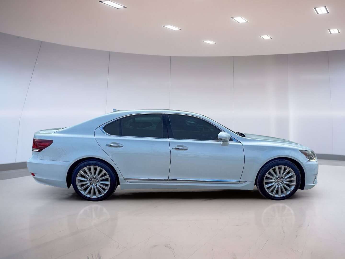 2013 Lexus LS 4dr Sdn AWD SWB — снимка 4