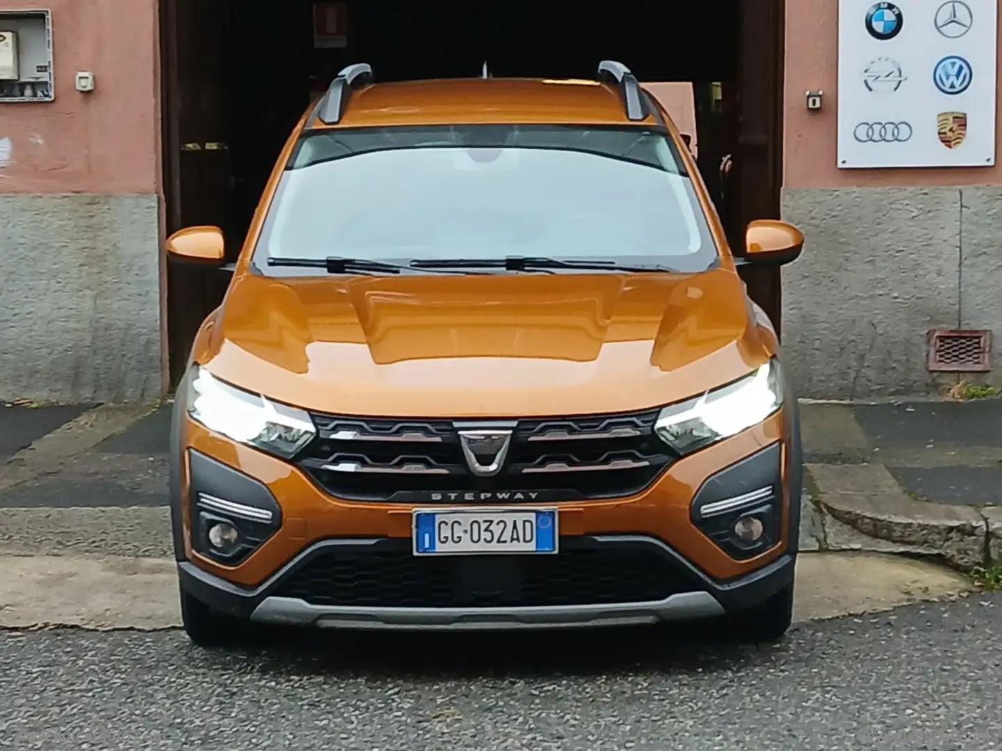 Dacia Sandero Stepway 1.0 TCe ECO-G Comfort Arancione - 2