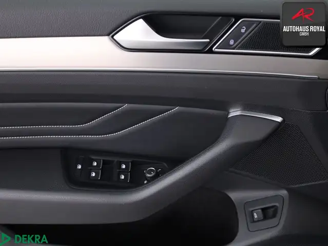 Volkswagen Passat view 14