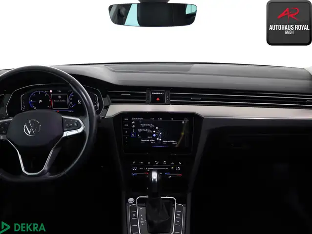 Volkswagen Passat view 9