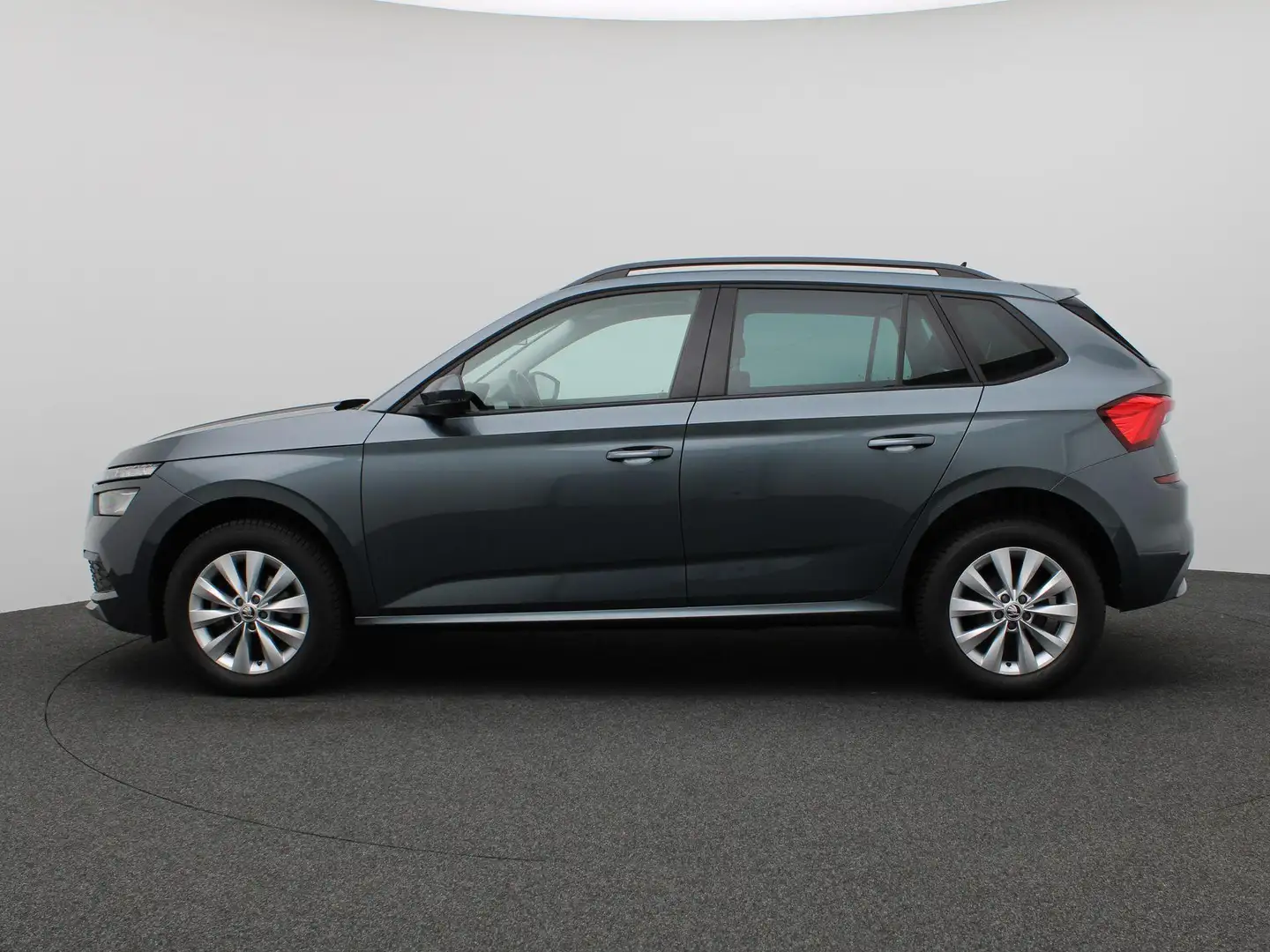 Skoda Kamiq 1.0 TSI Ambition Getint Glas, Parkeerhulp achter, Grijs - 2
