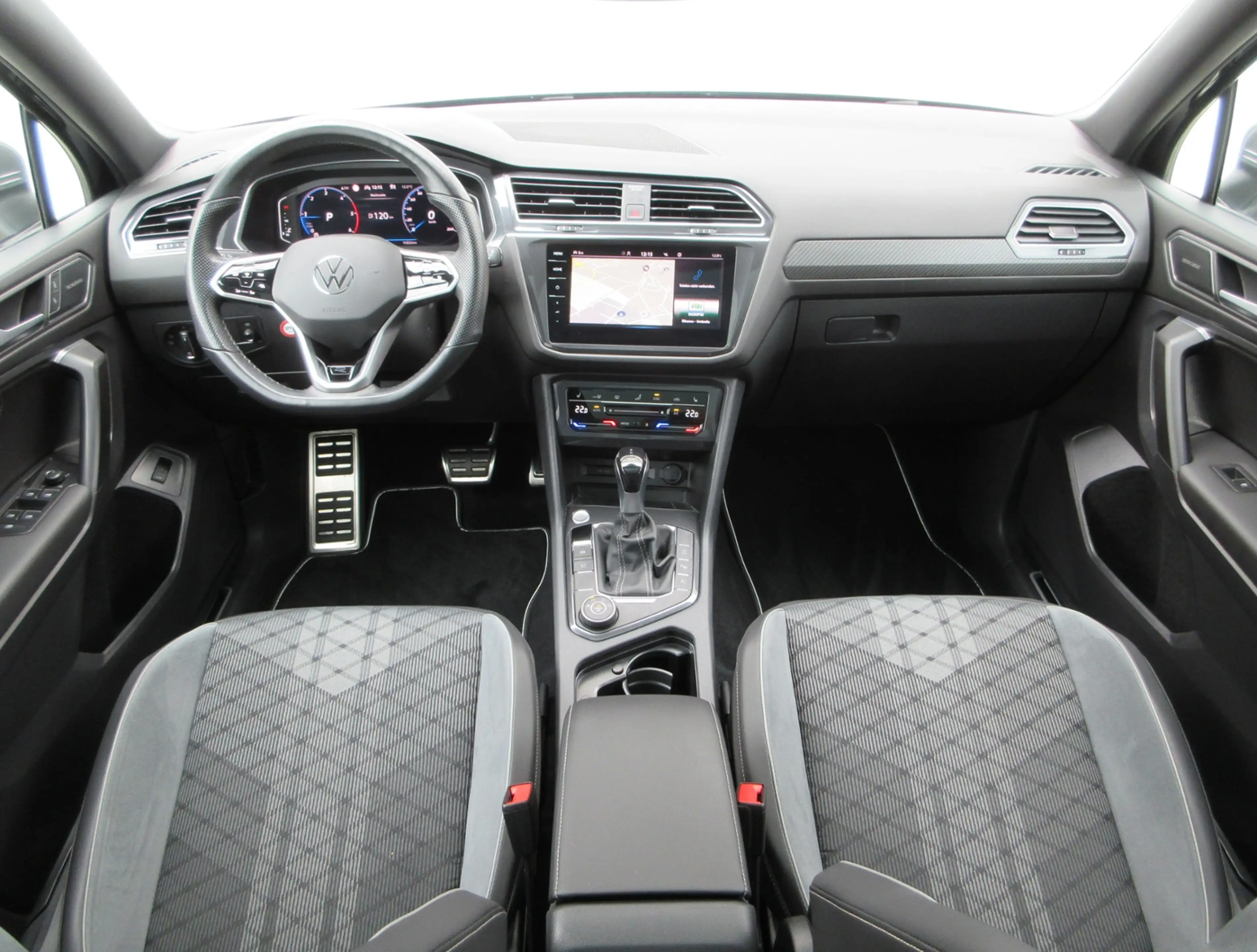 Volkswagen Tiguan Allspace 2.0 TDI 200PS 4M DSG R-Line PANORAMA/STAND-HZ/MAT — photo 6