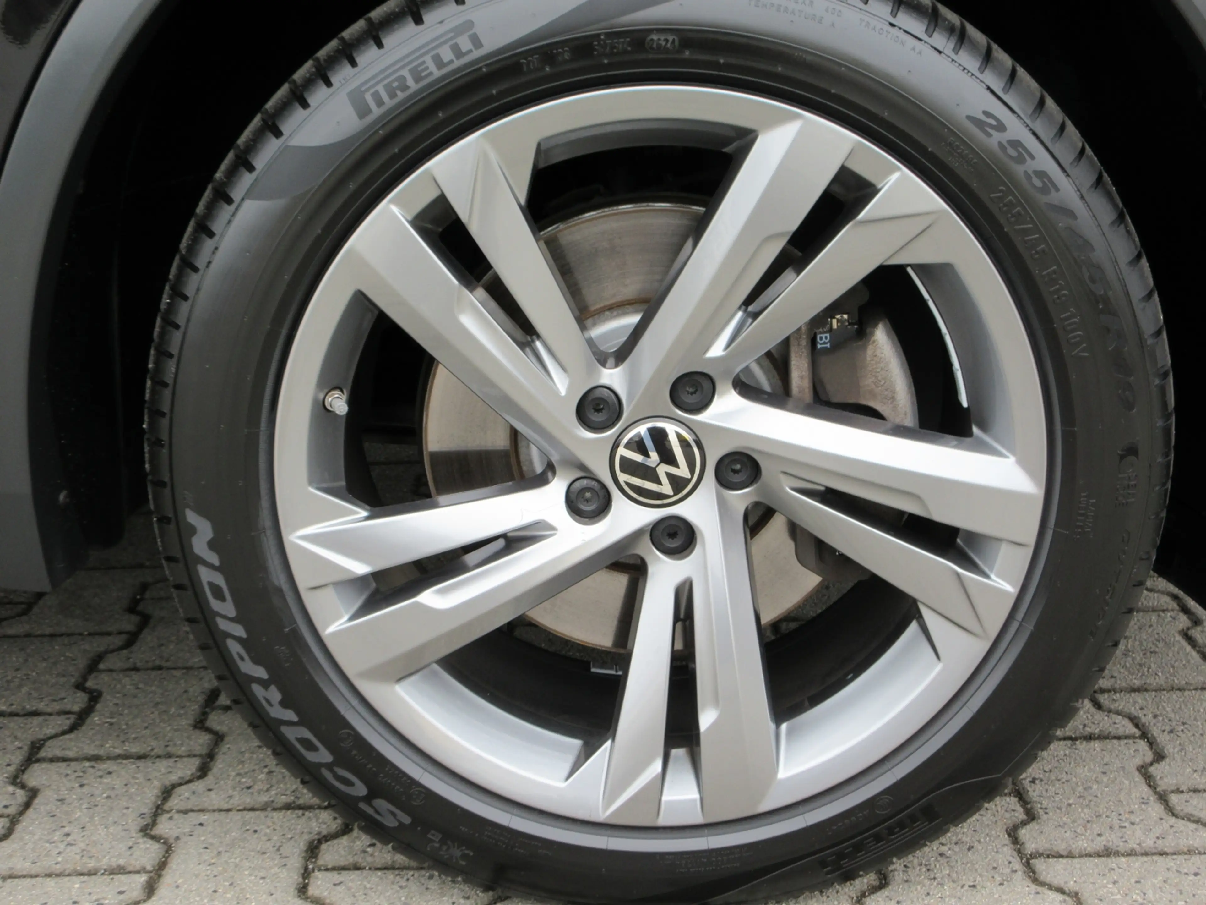 Volkswagen Tiguan Allspace 2.0 TDI 200PS 4M DSG R-Line PANORAMA/STAND-HZ/MAT — photo 7