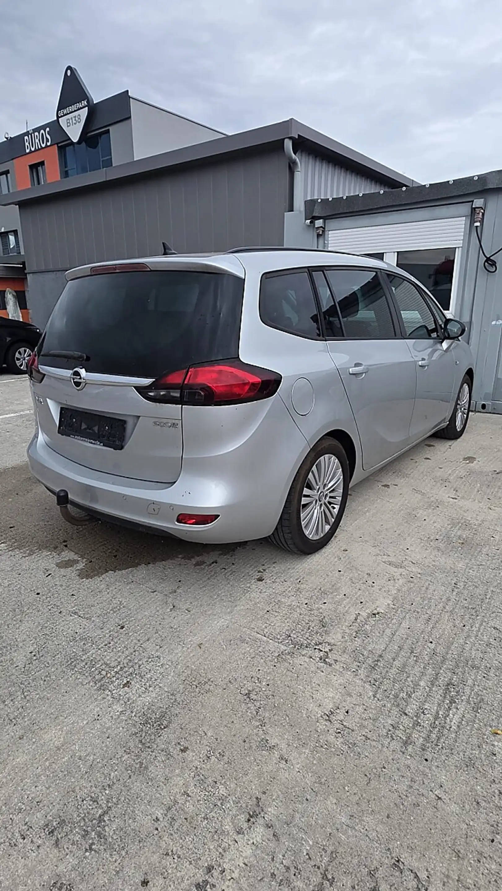 Opel Zafira Tourer 1.4 Turbo ecoFlex Österreich Edition — photo 6