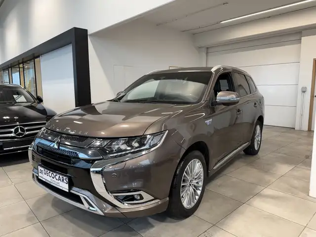 Mitsubishi Outlander LED / Automaat / 360°gr camera / 4X4