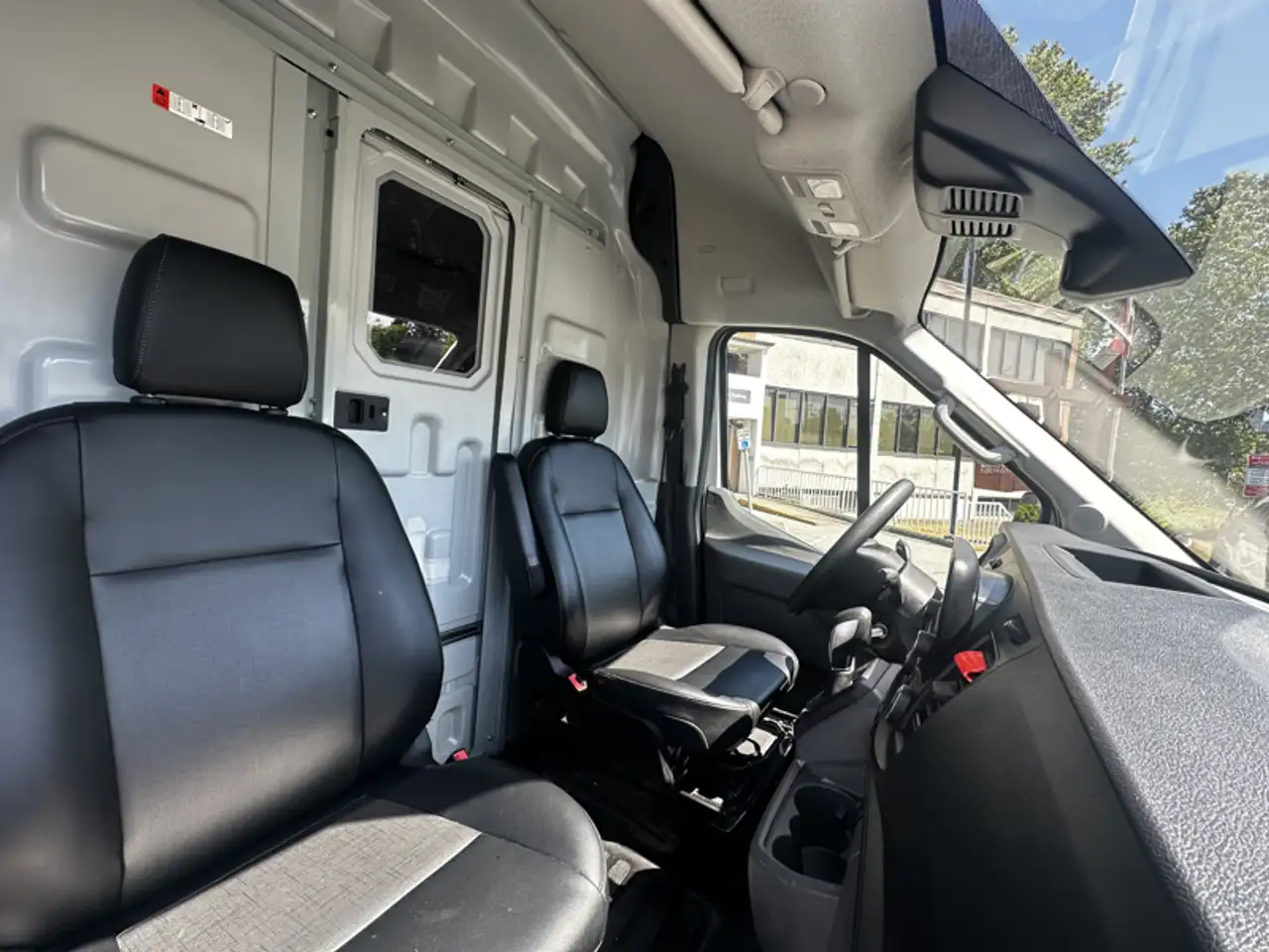 Ford Transit Cargo Van снимка Ford Transit Cargo Van