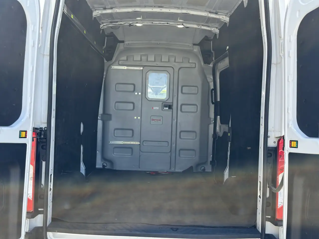 Ford Transit Cargo Van снимка Ford Transit Cargo Van