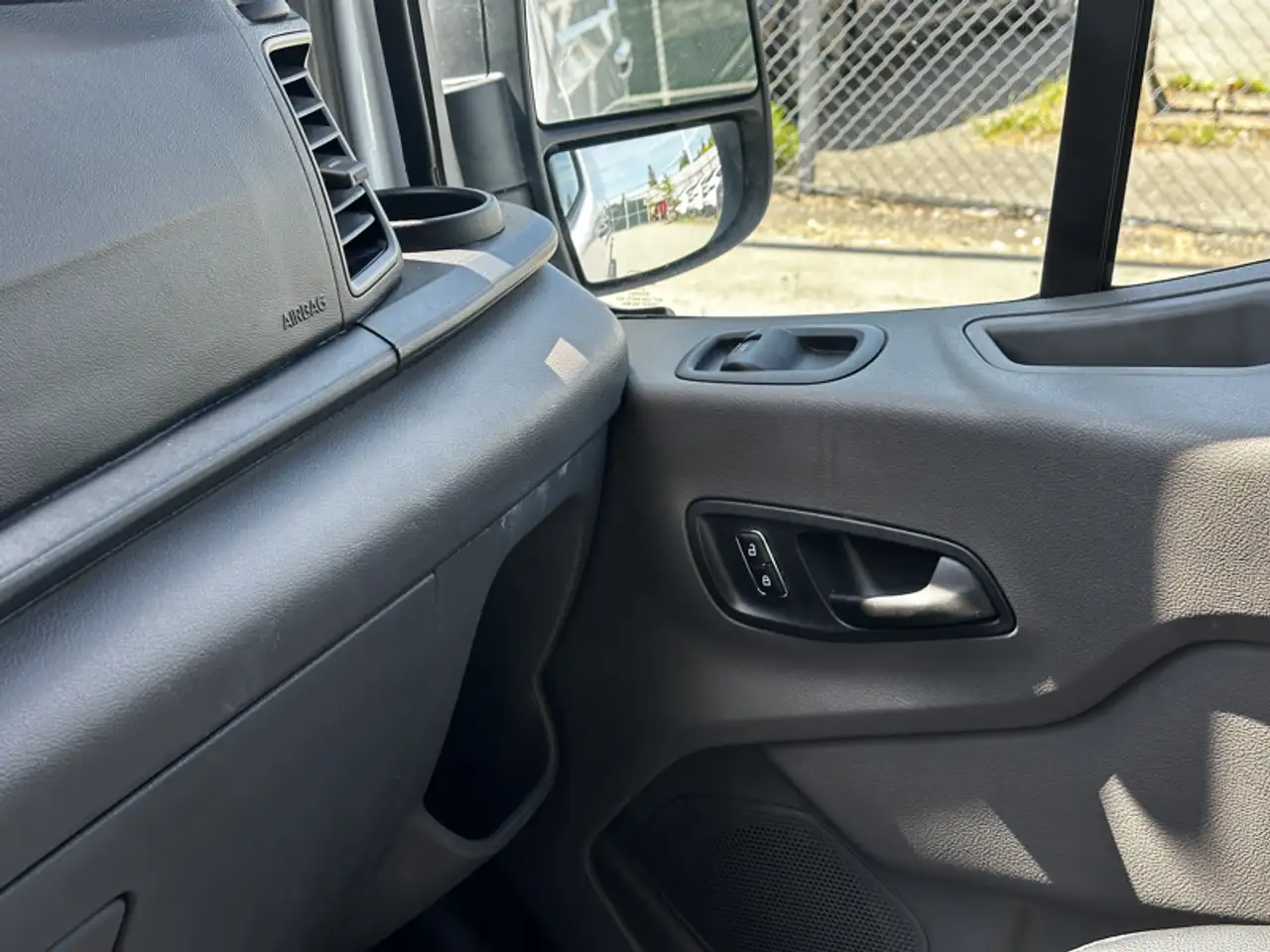 Ford Transit Cargo Van снимка Ford Transit Cargo Van