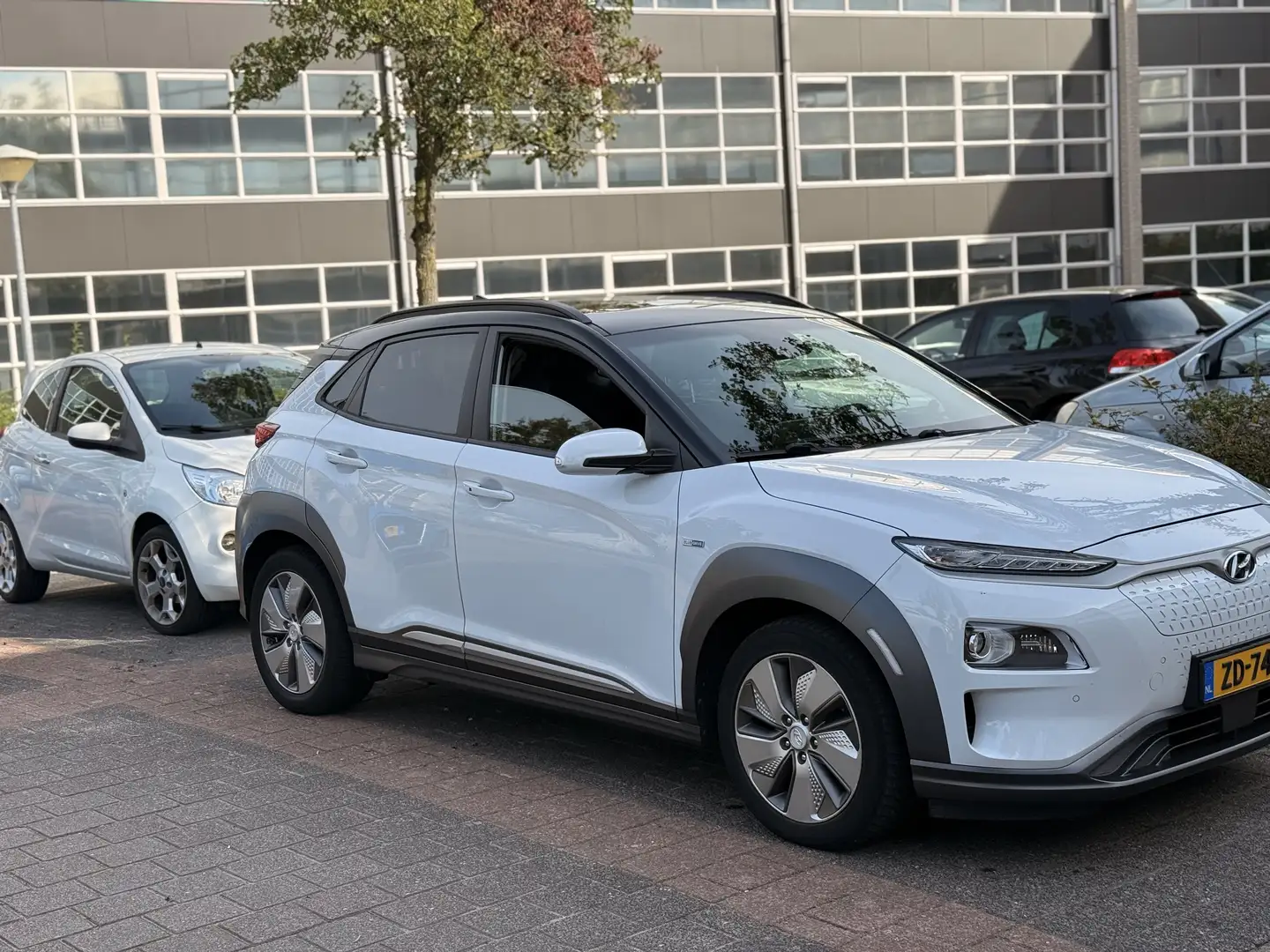 Hyundai KONA EV Premium 64 kWh Fehér - 2
