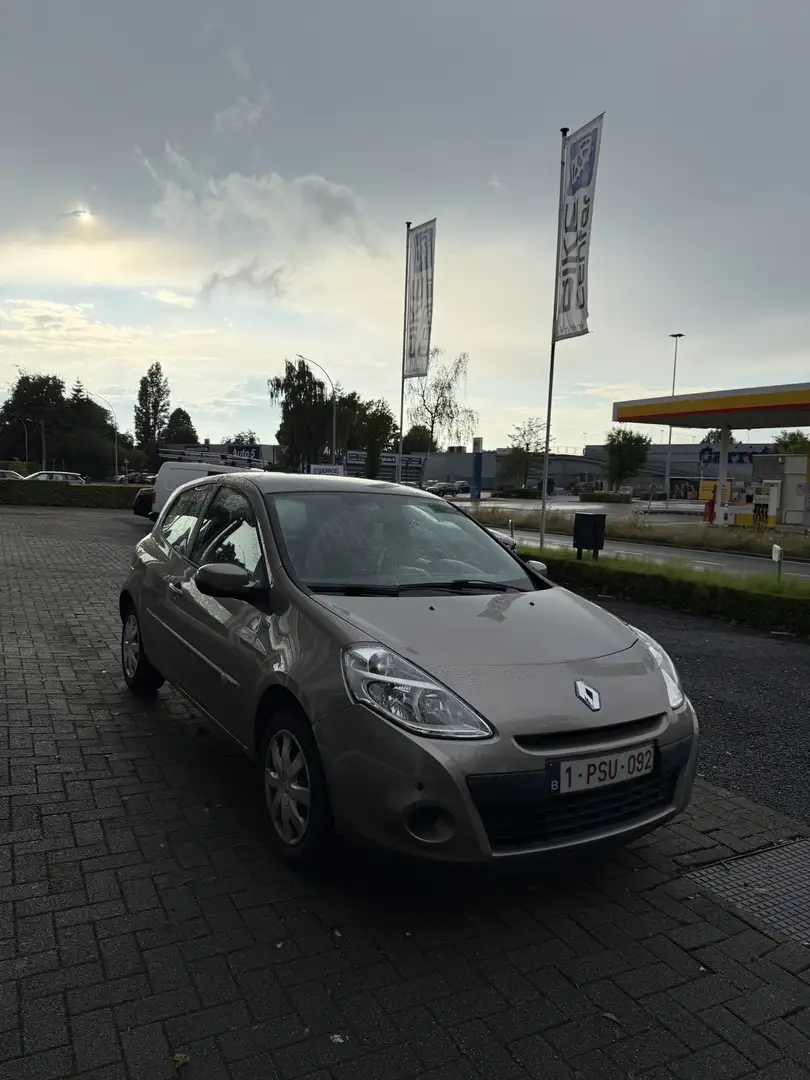 Renault Clio 1.2 77000km - 2