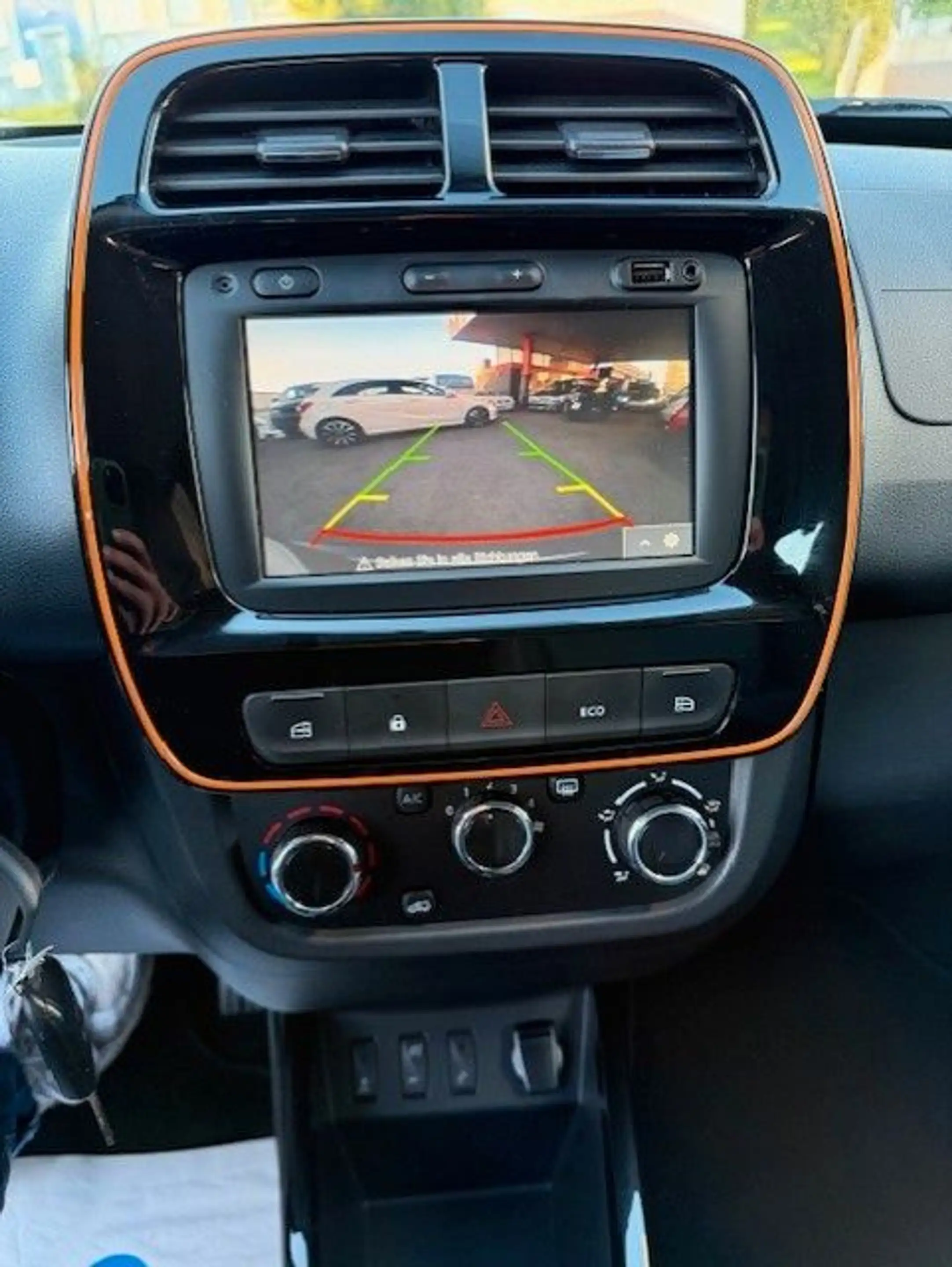 Dacia Spring ElectricComfortPlus*NAVI*LEDER*KAMERA*TEMP — photo 18
