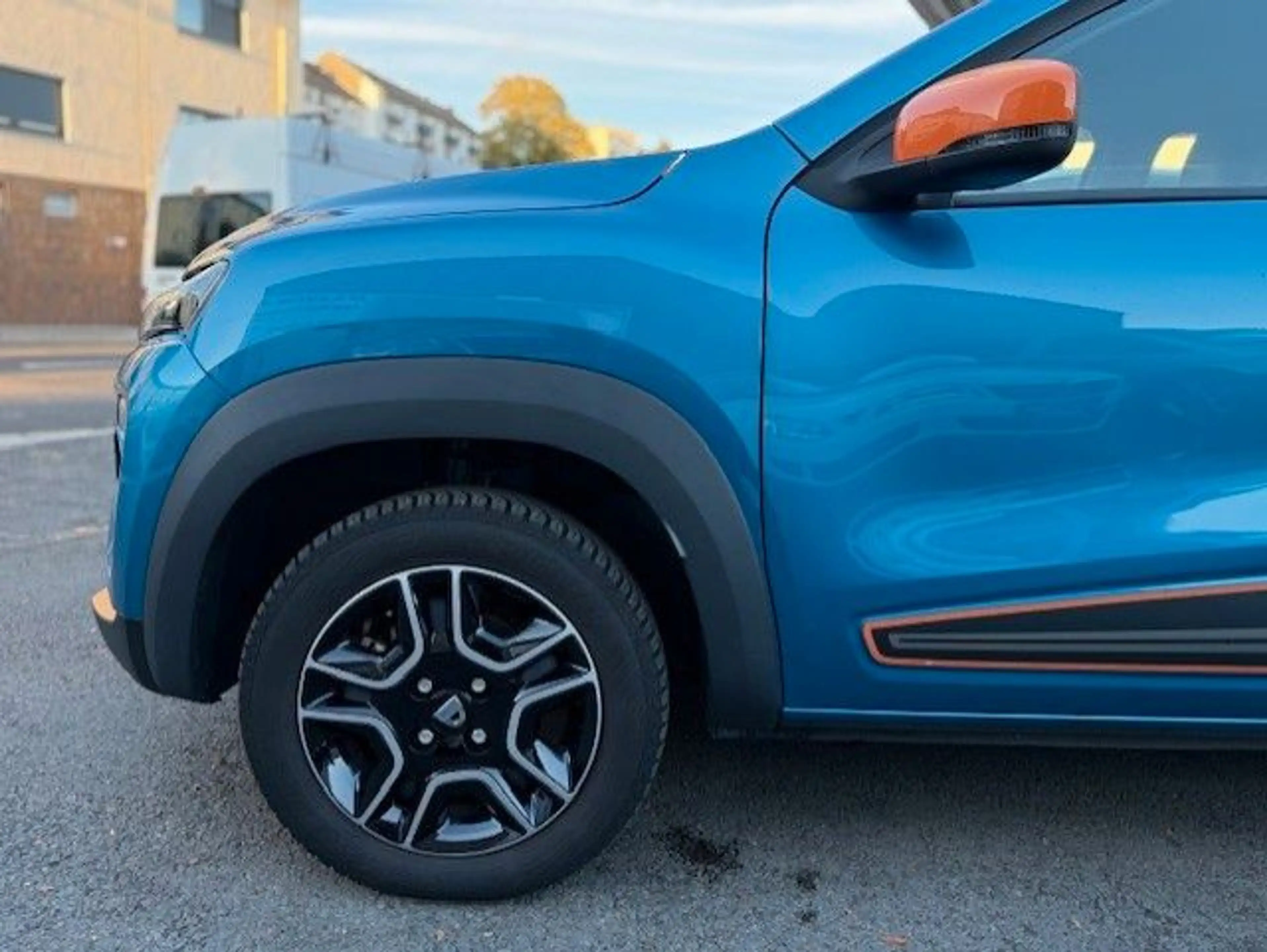 Dacia Spring ElectricComfortPlus*NAVI*LEDER*KAMERA*TEMP — photo 6