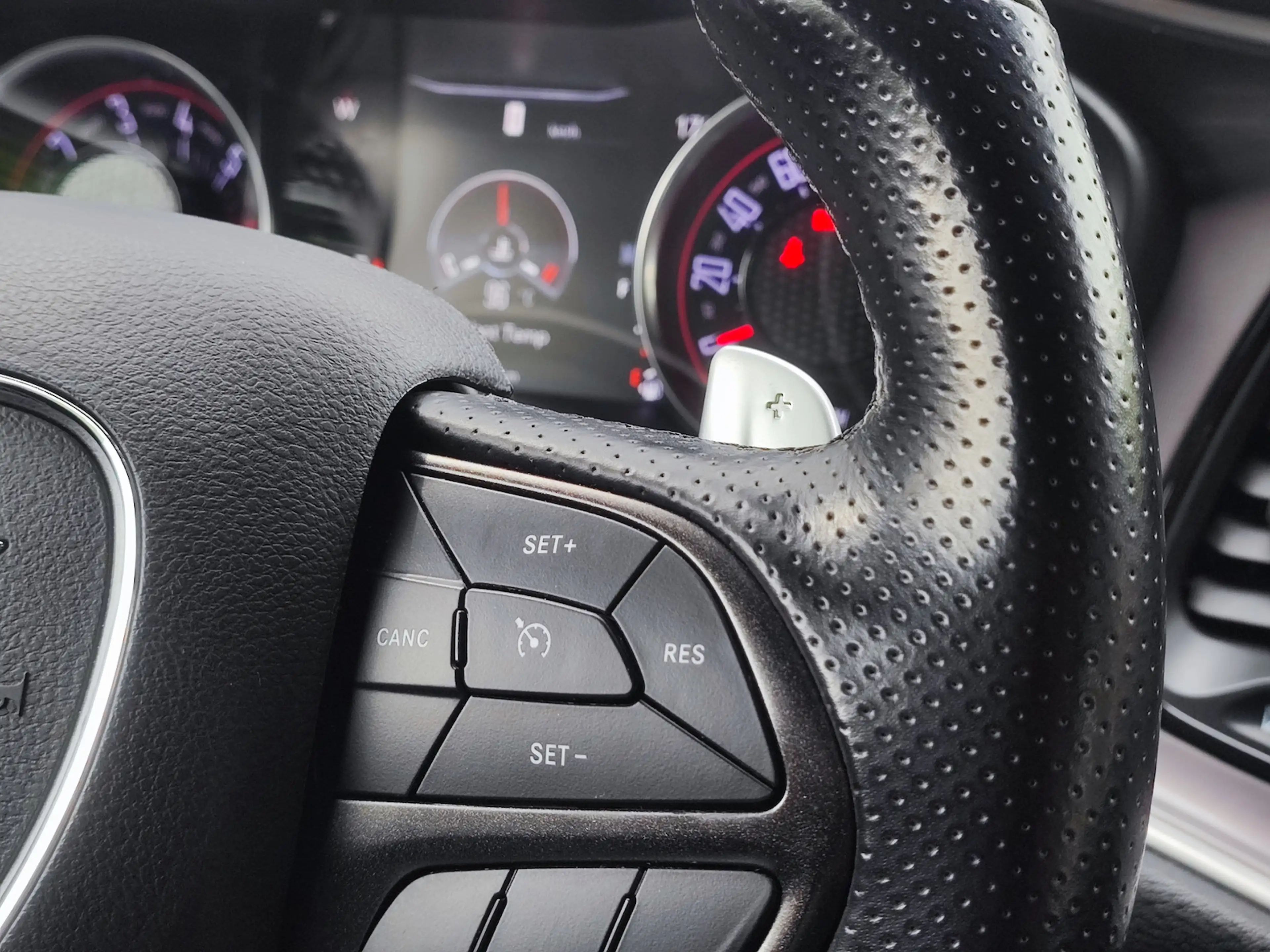 Dodge Challenger R/T 345 V8 HEMI|LED|LEDER|SHZ|KAMERA| — photo 21