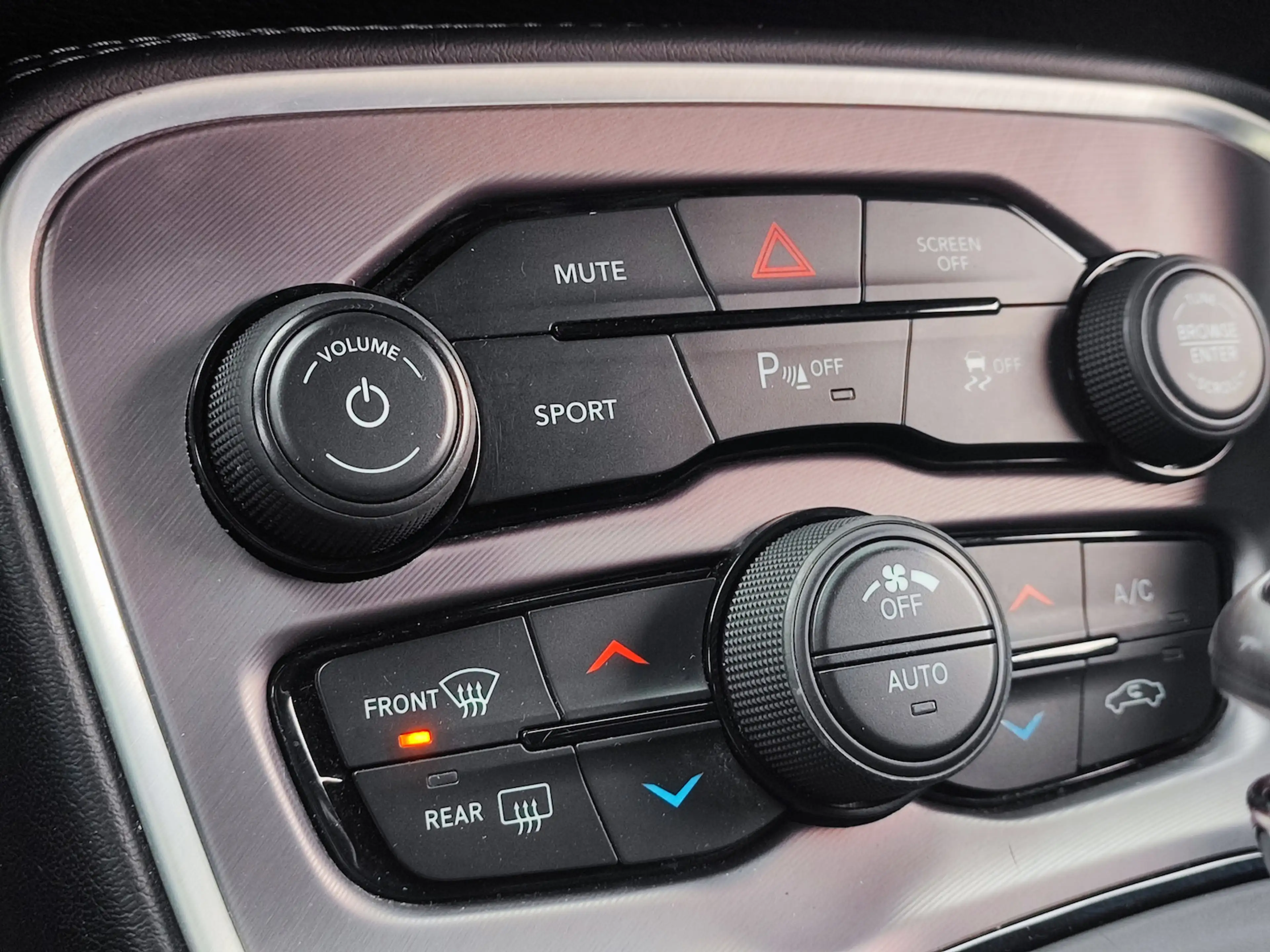 Dodge Challenger R/T 345 V8 HEMI|LED|LEDER|SHZ|KAMERA| — photo 17