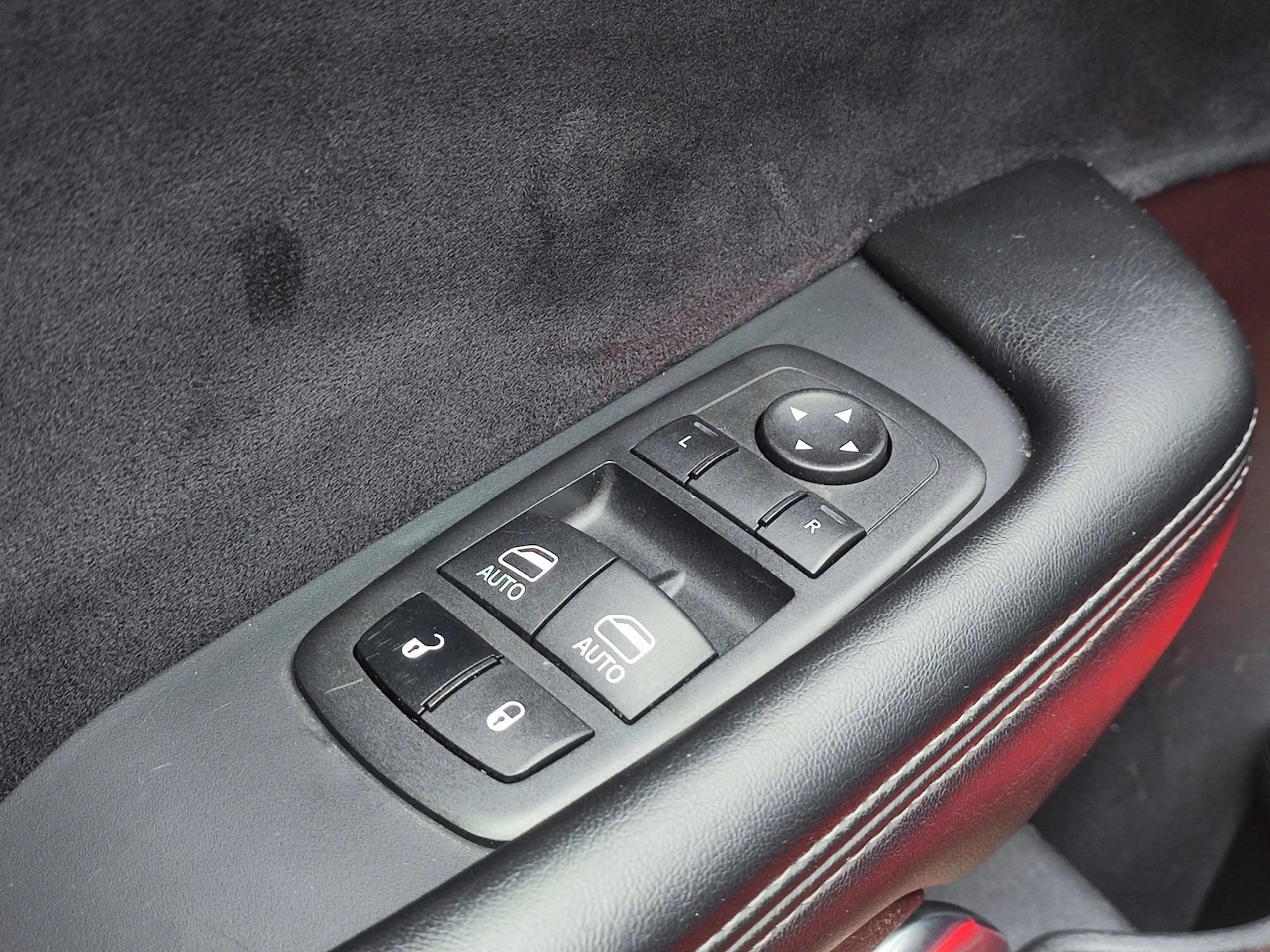 Dodge Challenger R/T 345 V8 HEMI|LED|LEDER|SHZ|KAMERA| — photo 15
