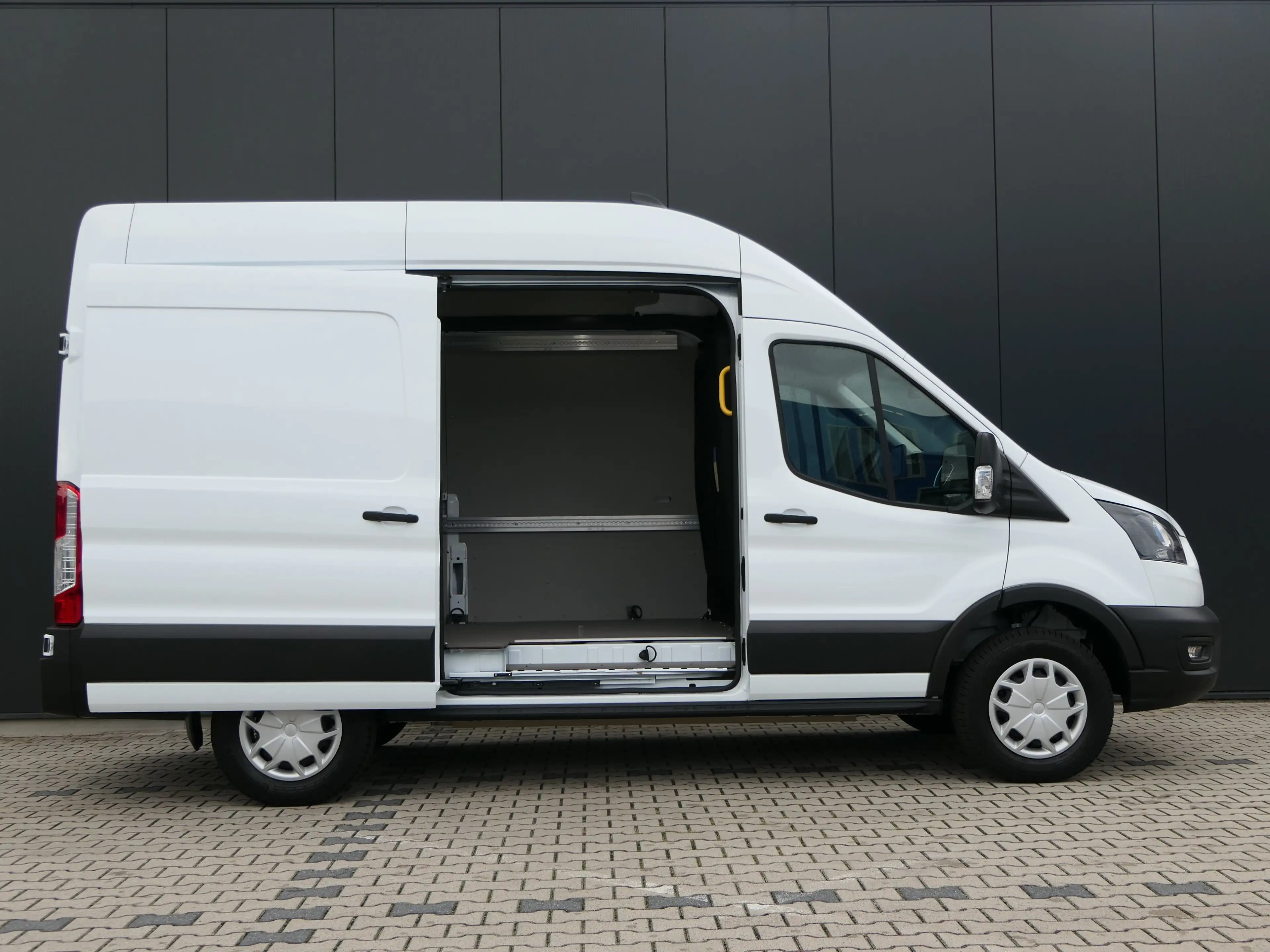 Ford E-Transit 350 L2H3 Trend 68 kWh | Laadruimte Pakket | Naviga — photo 3