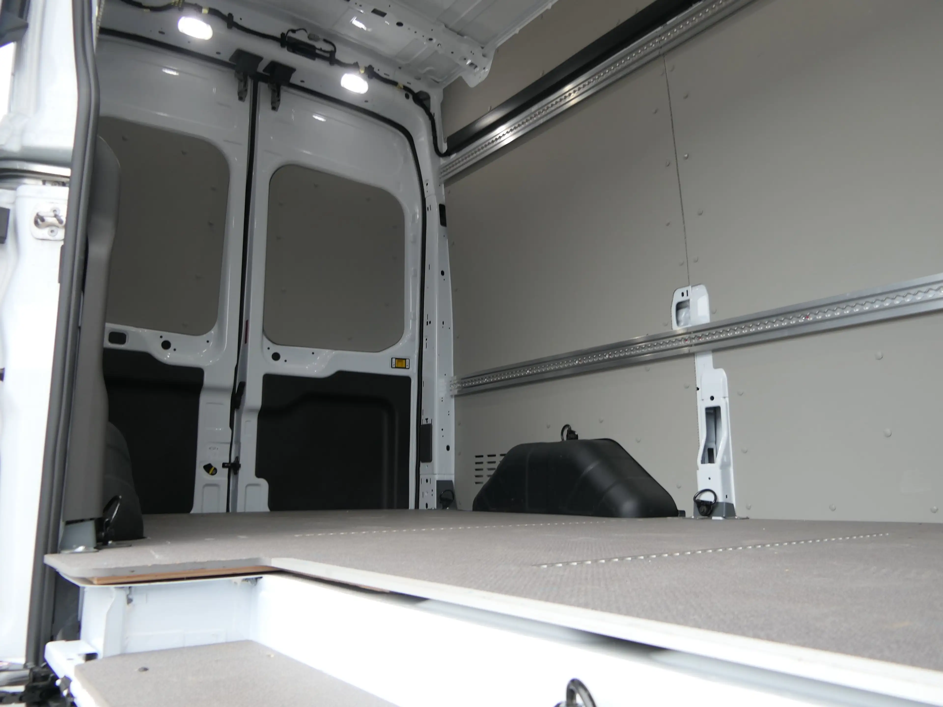 Ford E-Transit 350 L2H3 Trend 68 kWh | Laadruimte Pakket | Naviga — photo 10