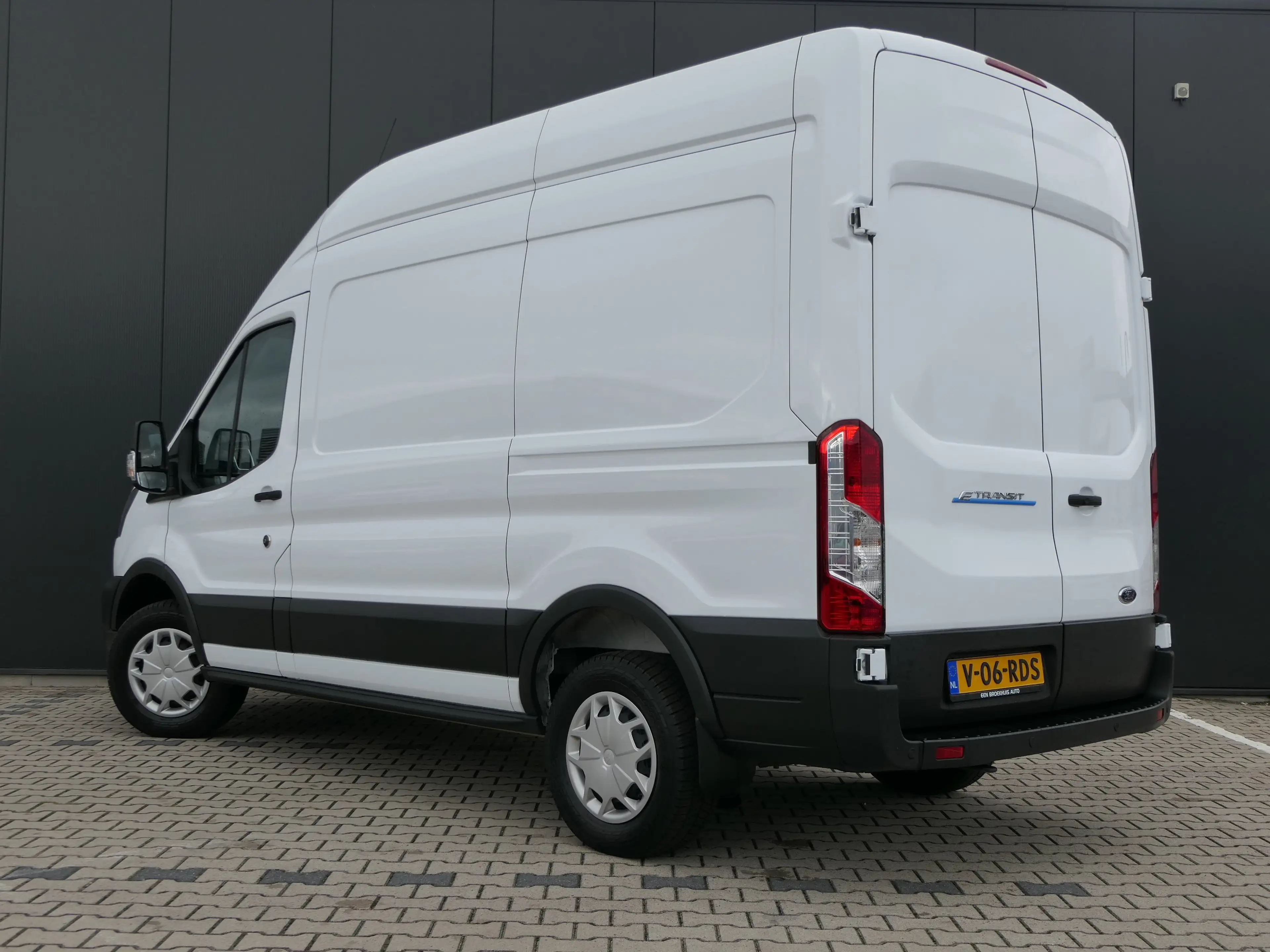 Ford E-Transit 350 L2H3 Trend 68 kWh | Laadruimte Pakket | Naviga — photo 4