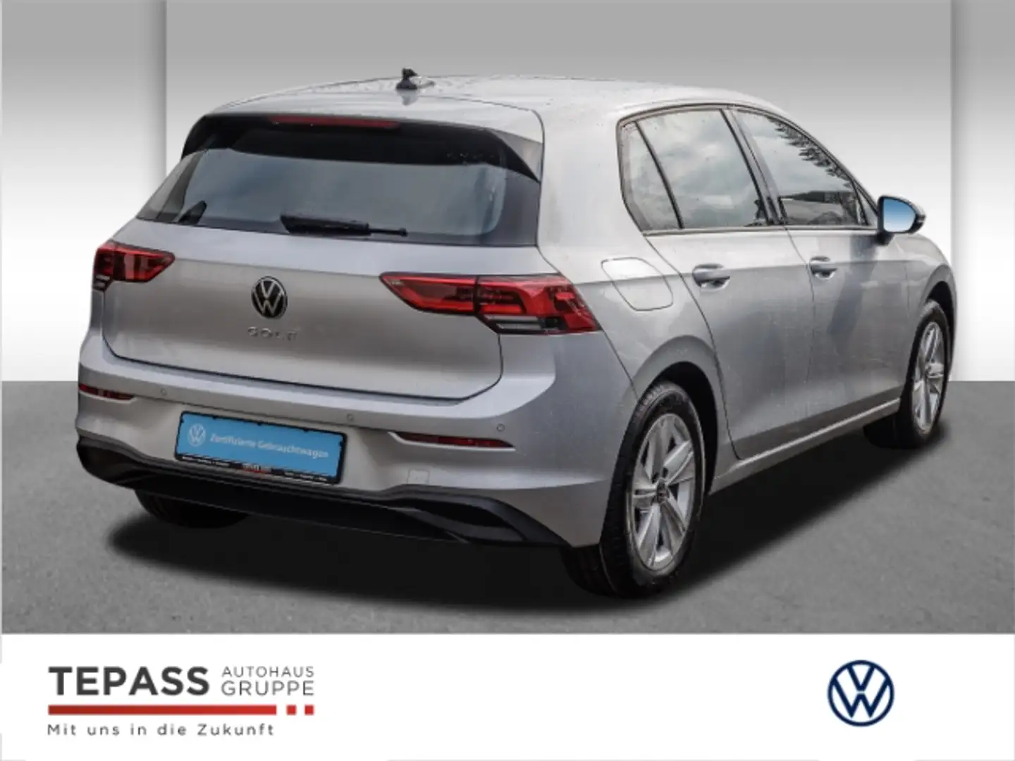 Volkswagen Golf VIII Lim. 1.5 TSI Life NAVI KLIMA PDC LED Šedá - 2