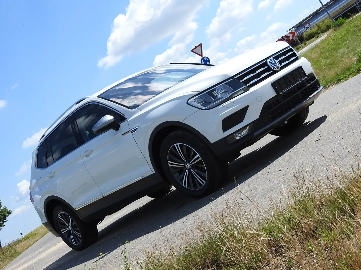 Volkswagen Tiguan Allspace Allspace. 190 PS. Panoramadach.22520netto! Weiß - 2
