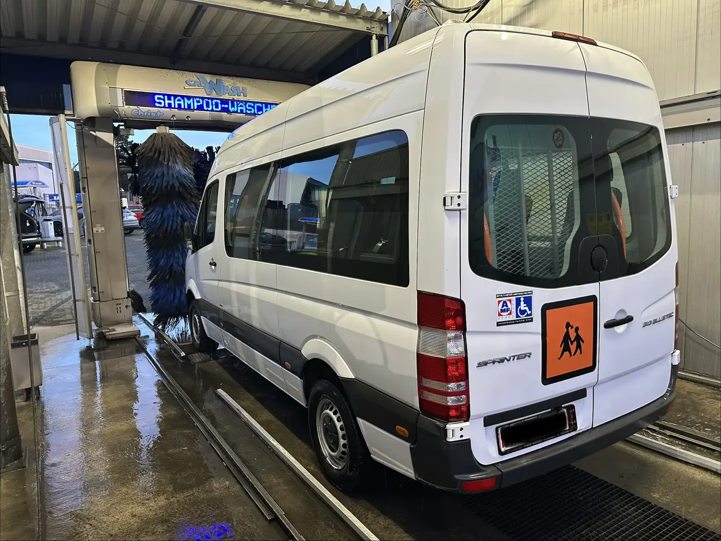 Mercedes-Benz Sprinter 313 CDI (BlueTec) Rollstuhlausstattung , 9 Drehstühle, Klima 7G-TRONIC Plus Weiß - 2