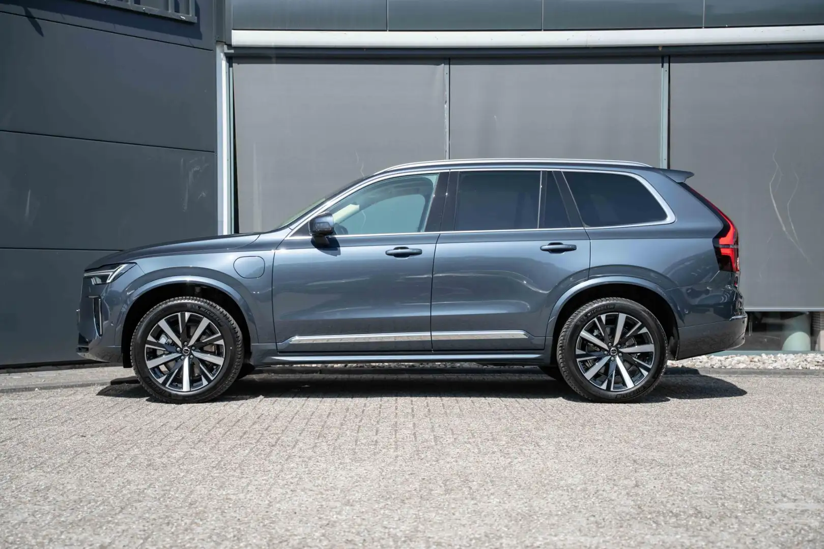 Volvo XC90 T8 Automaat Plug-in hybrid AWD Ultra Bright | Luch Blauw - 2