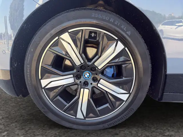 BMW Ix view 7