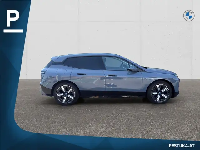BMW Ix view 3