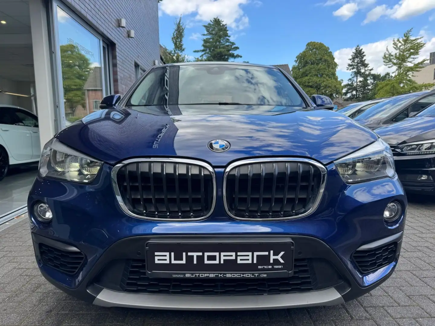 BMW X1 sDrive 18 i Advantage Bleu - 2